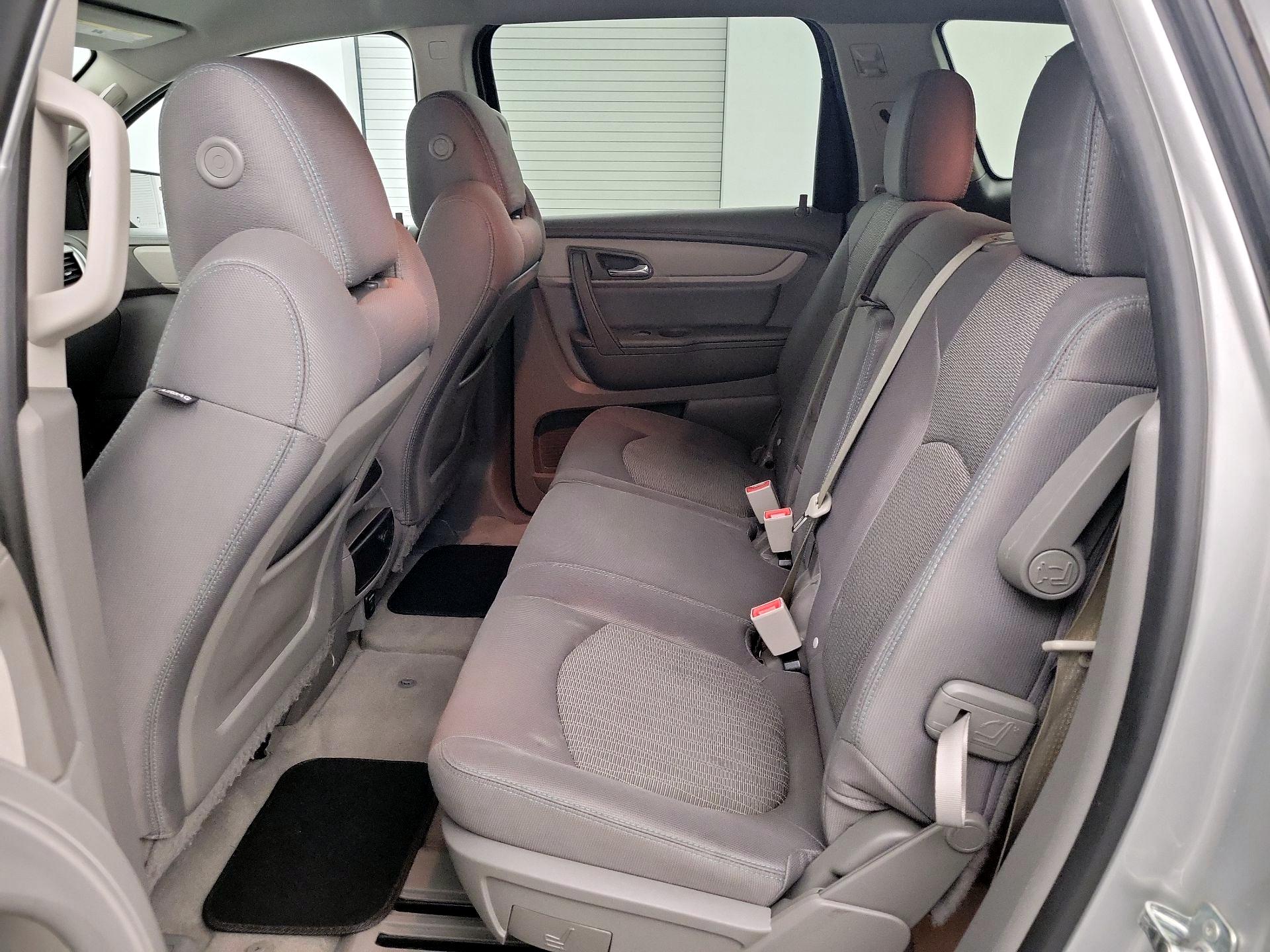 Thumbnail: 2016 Chevrolet Traverse - 18