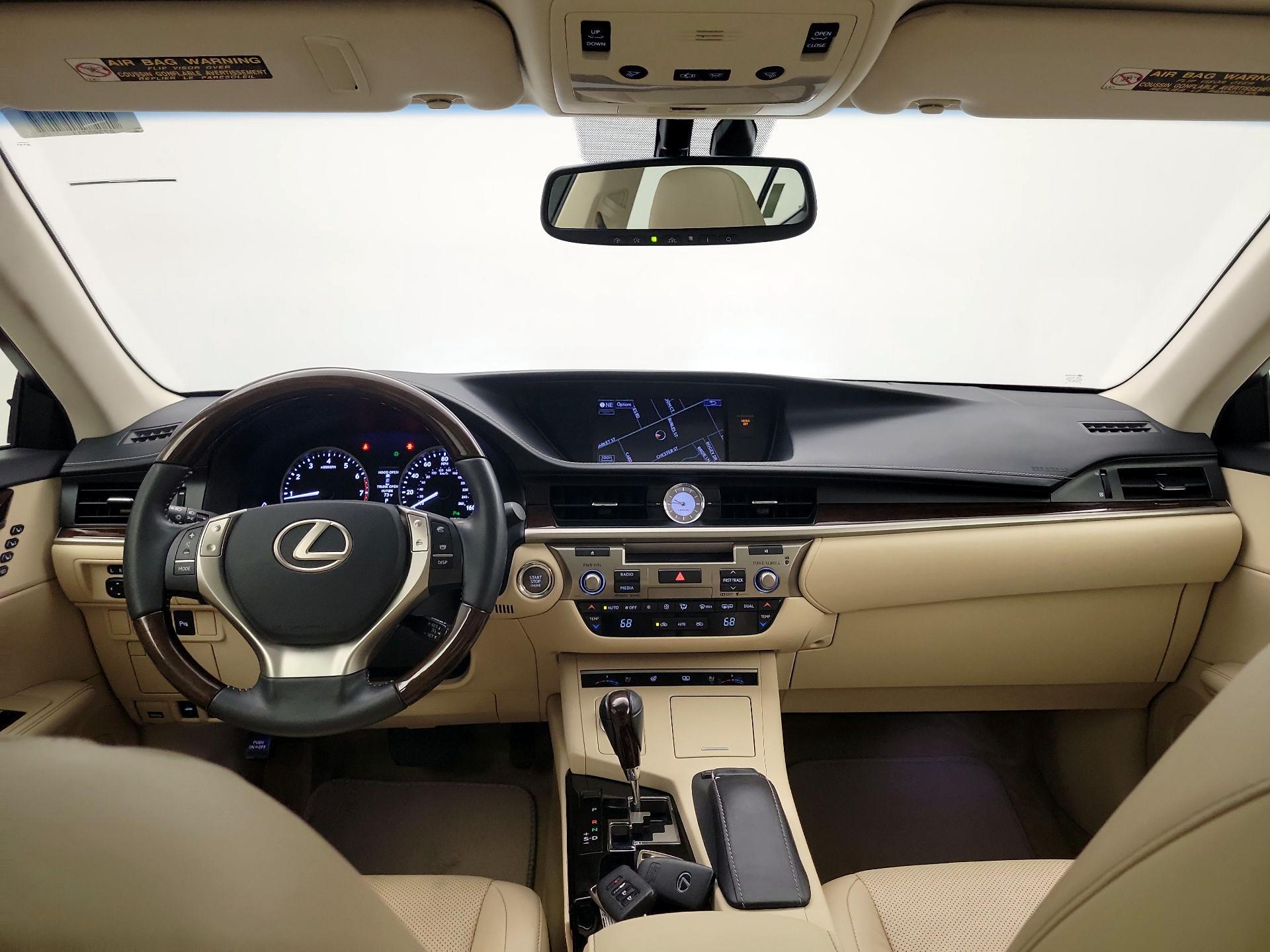 Thumbnail: 2015 Lexus ES - 9