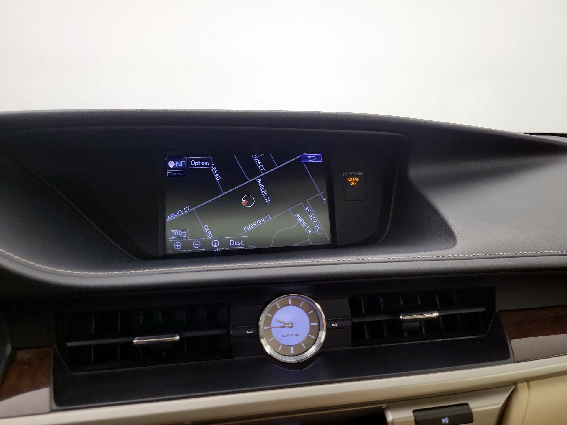 Thumbnail: 2015 Lexus ES - 14