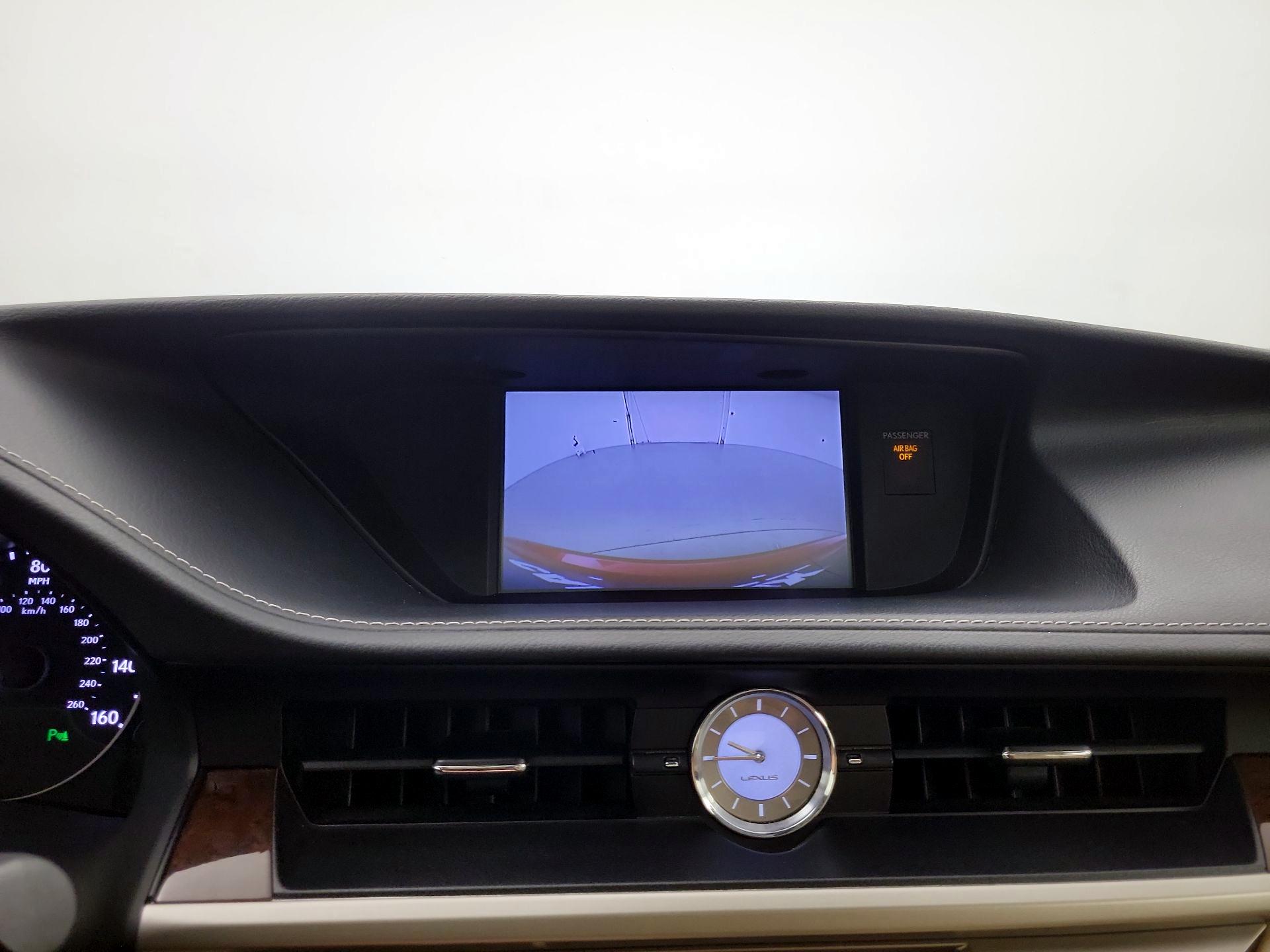 Thumbnail: 2015 Lexus ES - 15