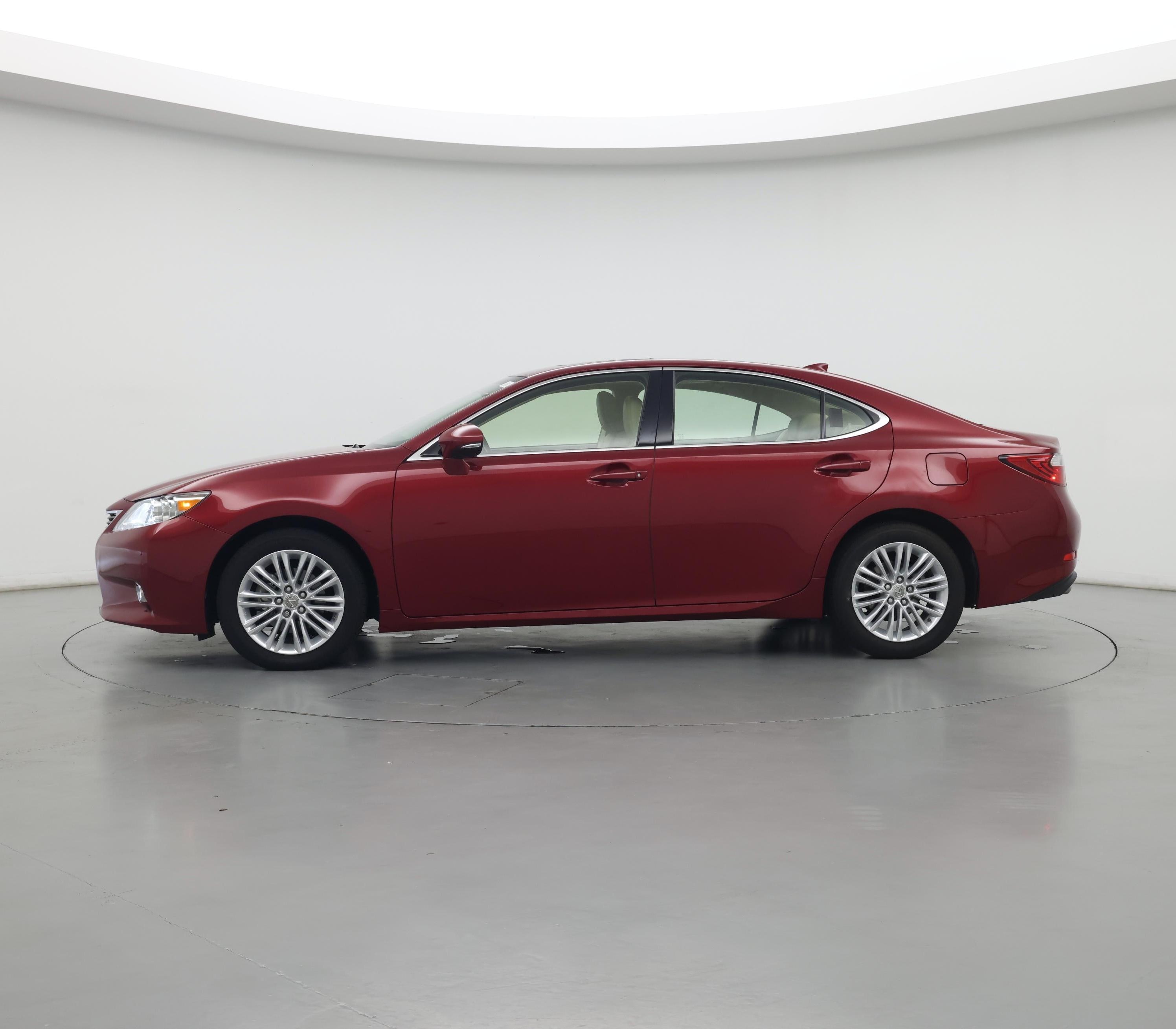 Thumbnail: 2015 Lexus ES - 3