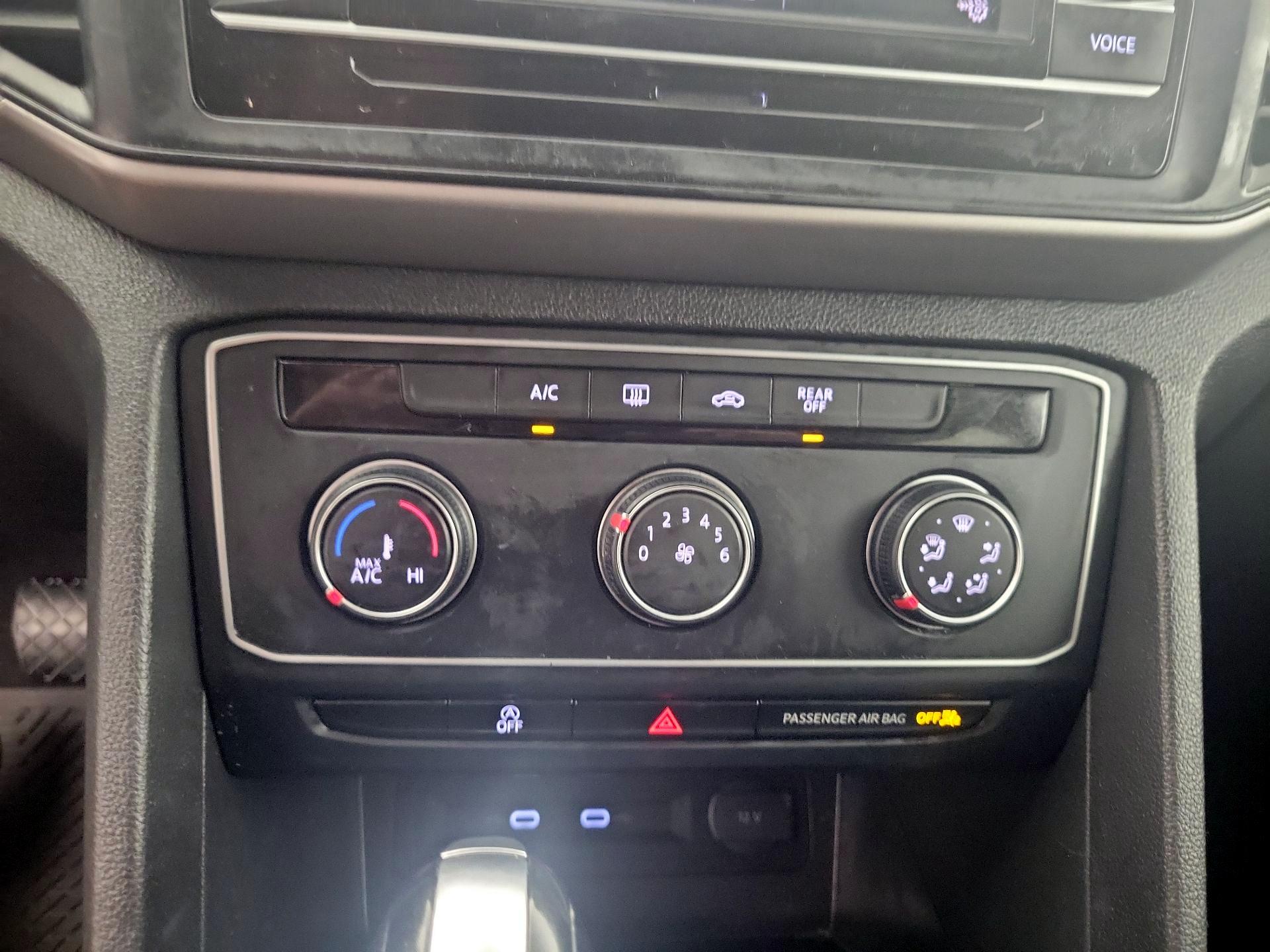 Thumbnail: 2021 Volkswagen Atlas - 16