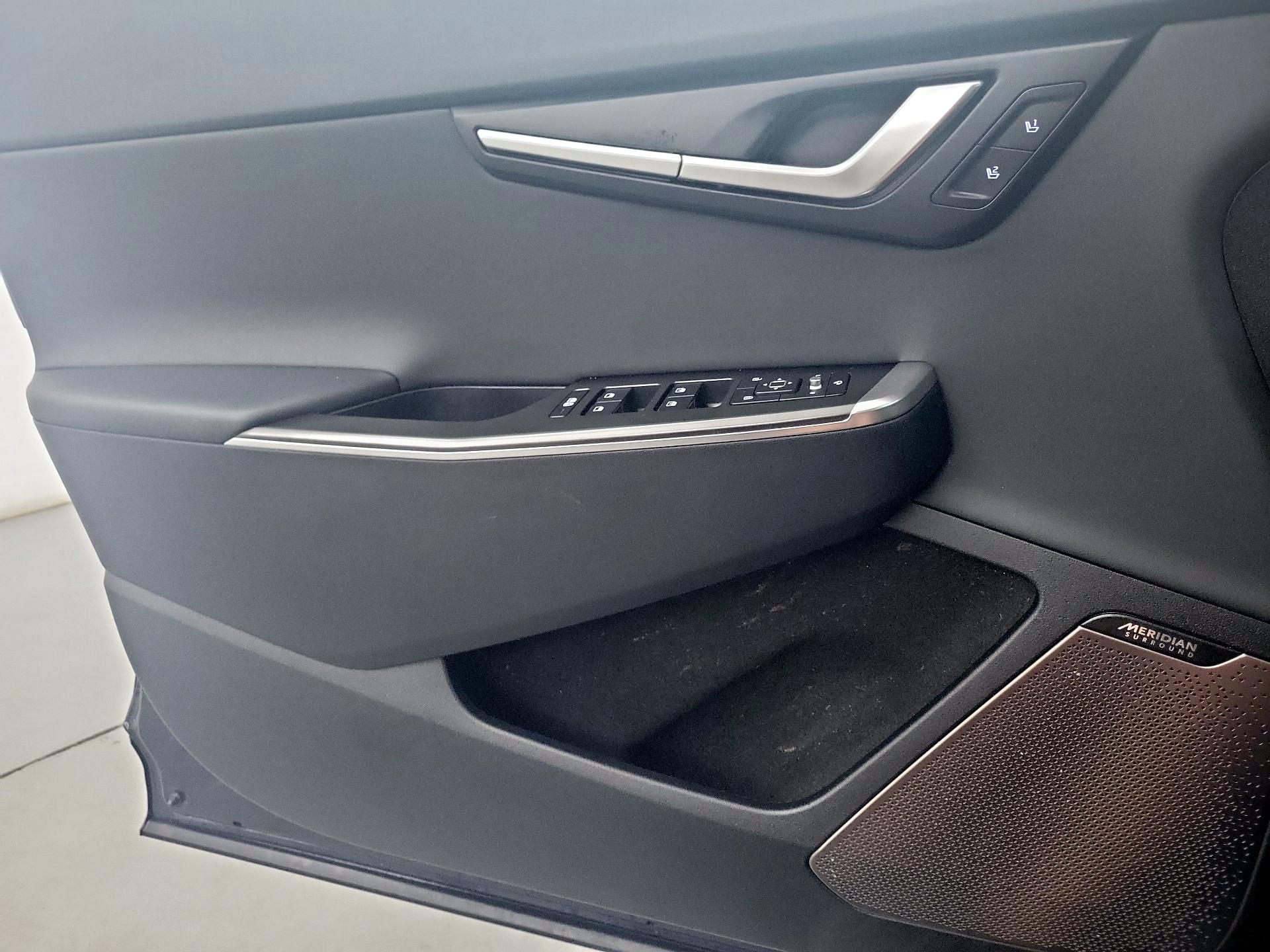 Thumbnail: 2022 Kia EV6 - 12