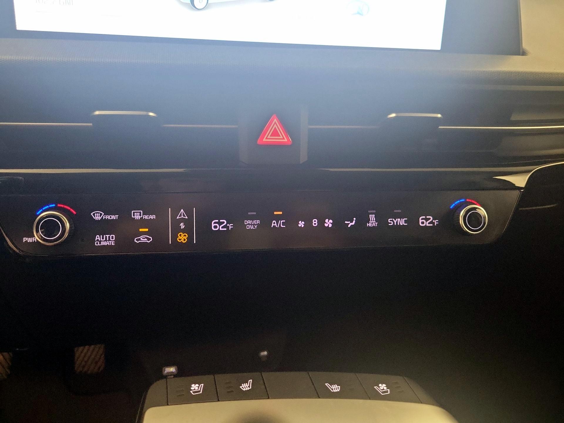 Thumbnail: 2022 Kia EV6 - 17