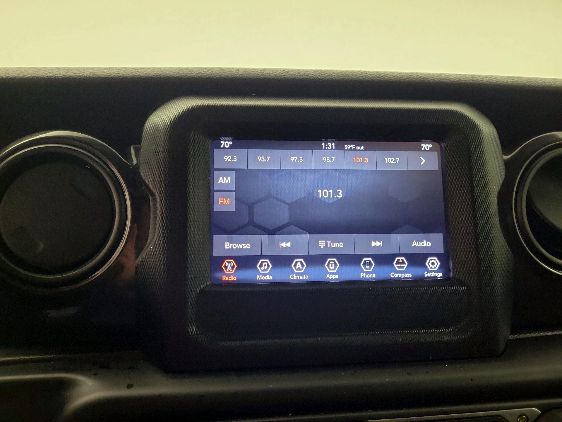 Thumbnail: 2019 Jeep Wrangler - 15
