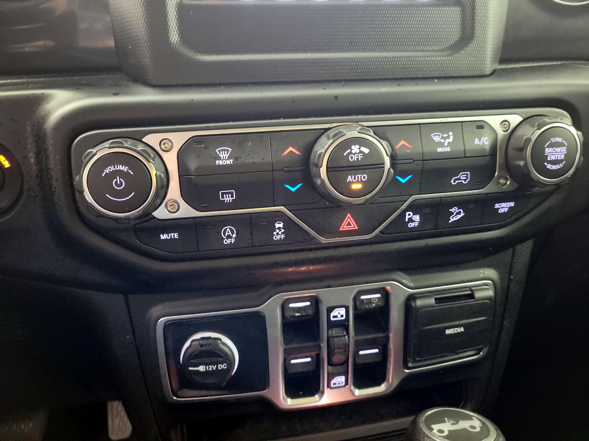 Thumbnail: 2019 Jeep Wrangler - 16