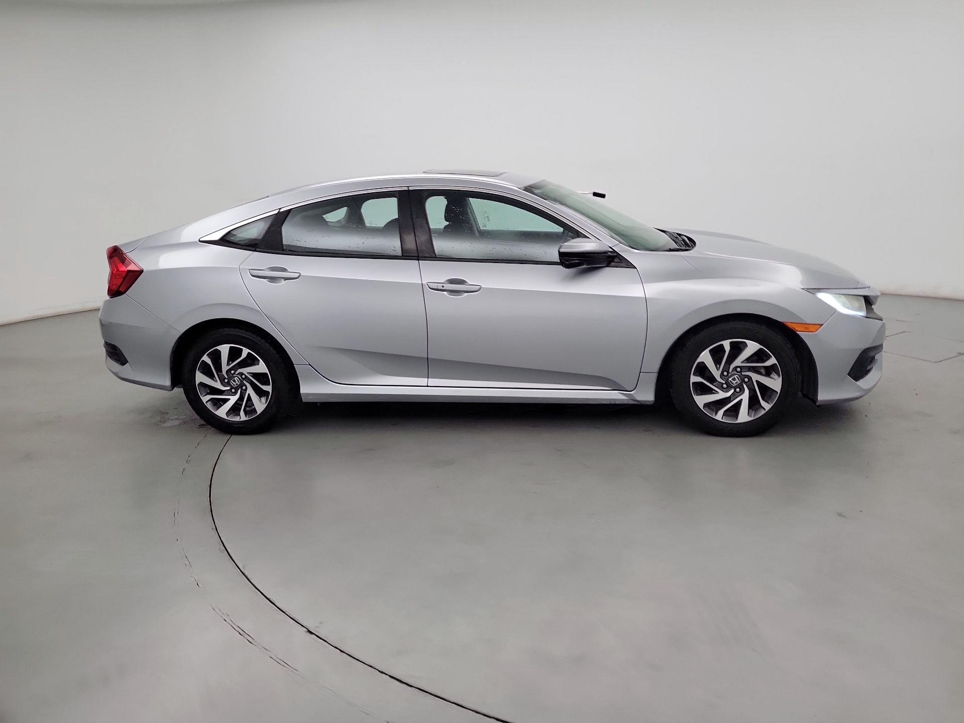 Thumbnail: 2016 Honda Civic - 4