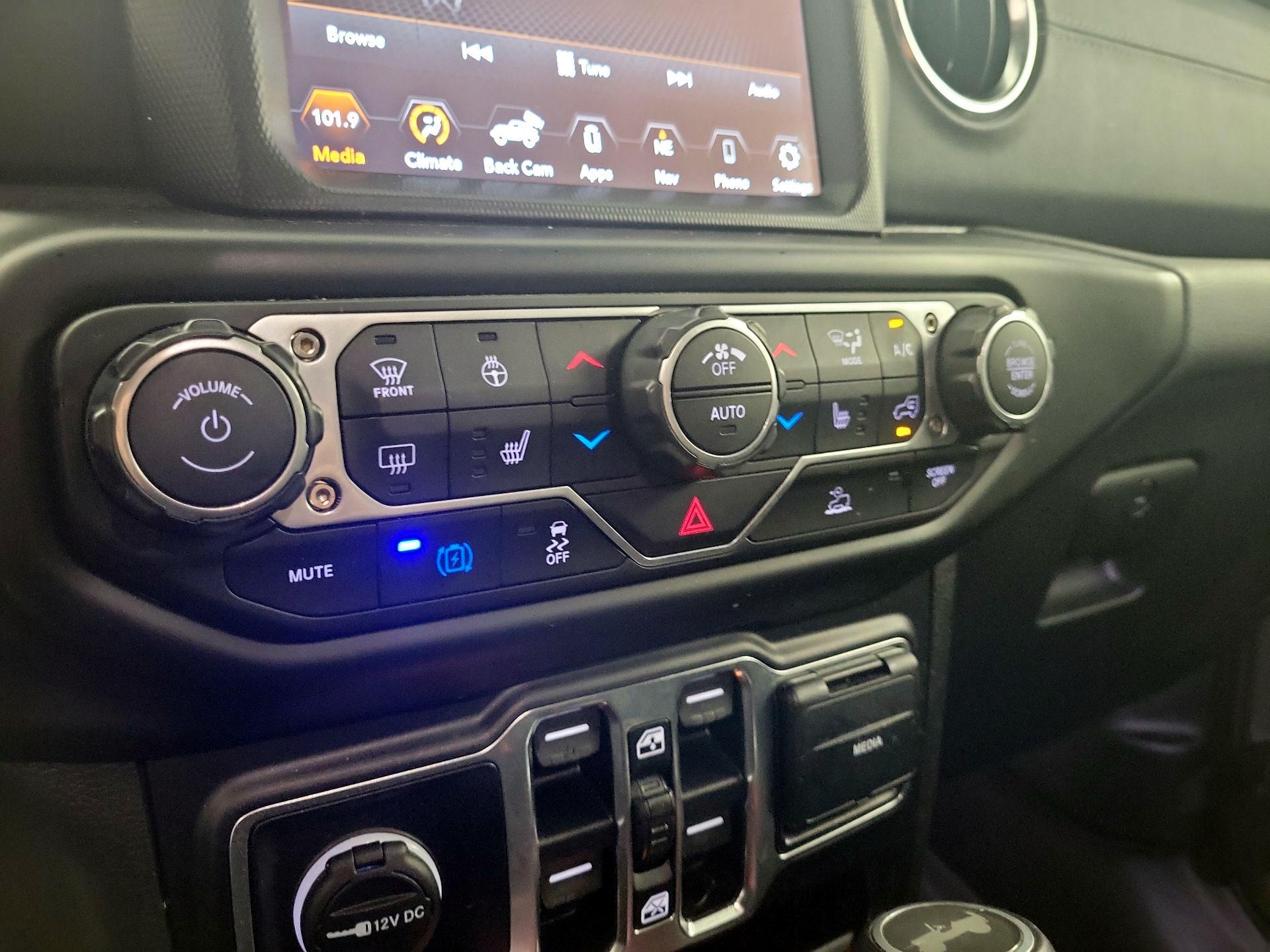 Thumbnail: 2021 Jeep Wrangler - 17
