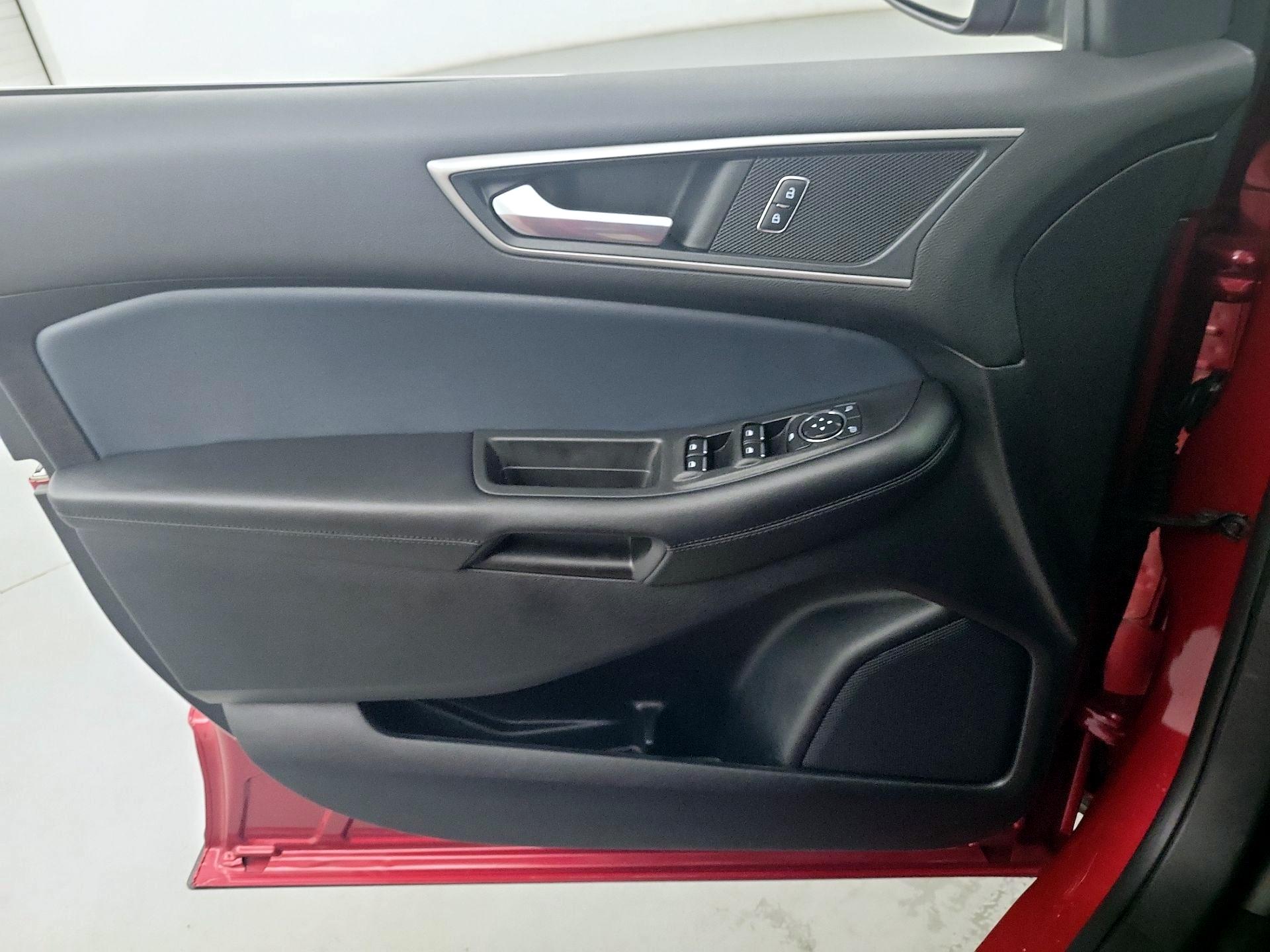 Thumbnail: 2022 Ford Edge - 12
