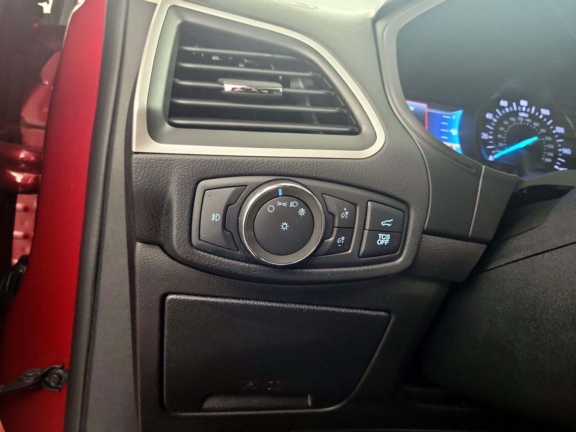 Thumbnail: 2022 Ford Edge - 13