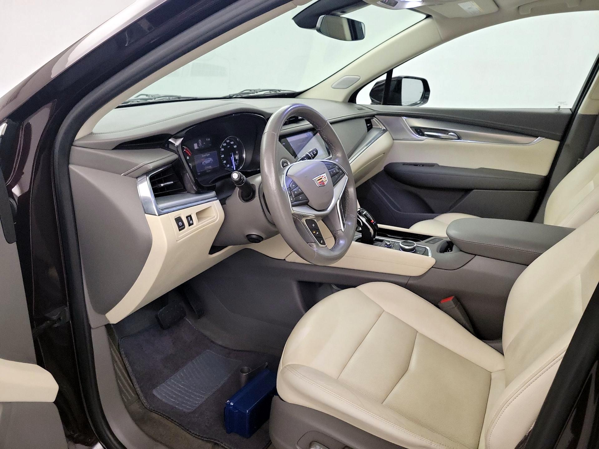 Thumbnail: 2021 Cadillac XT6 - 11