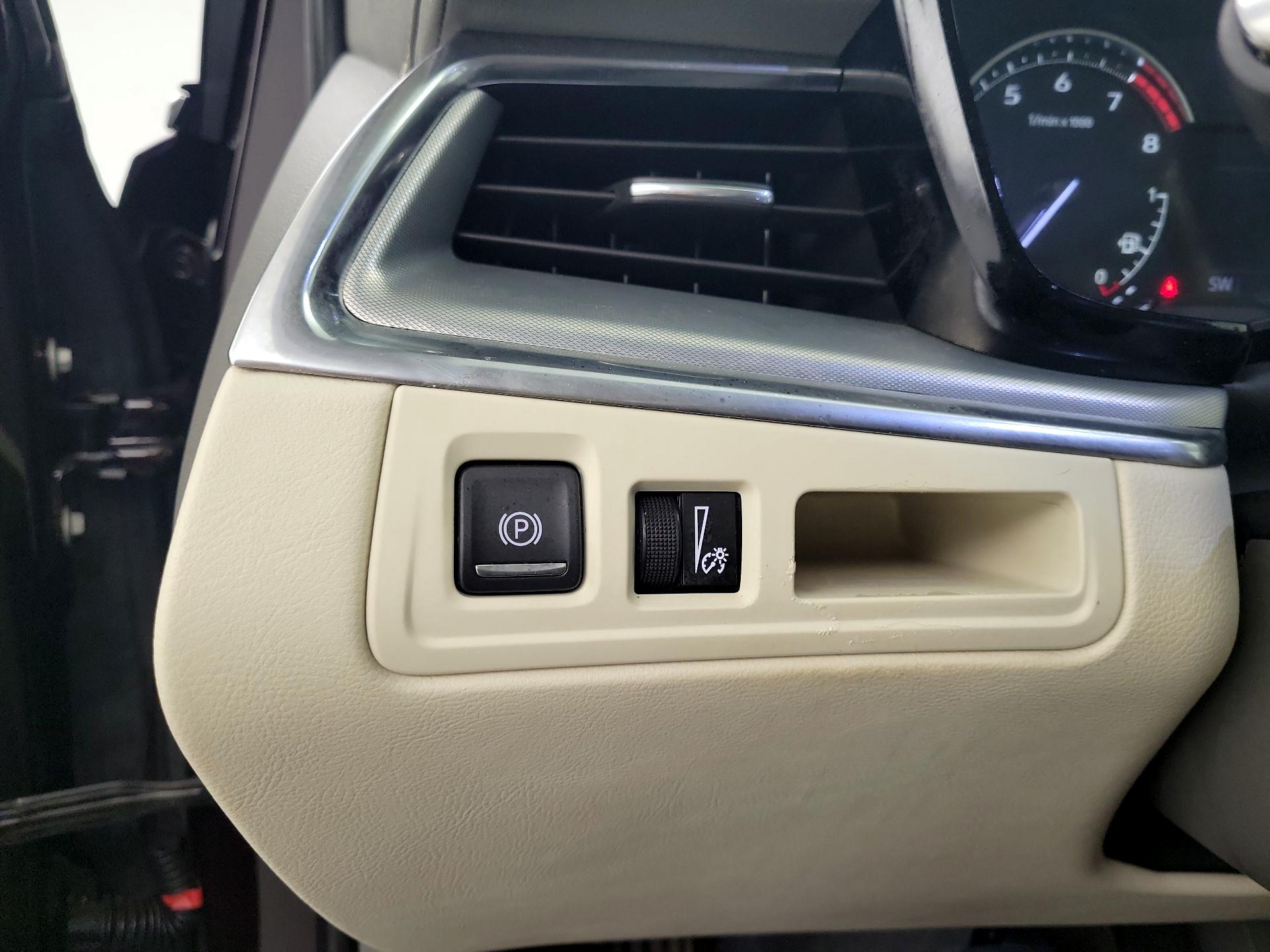 Thumbnail: 2021 Cadillac XT6 - 13