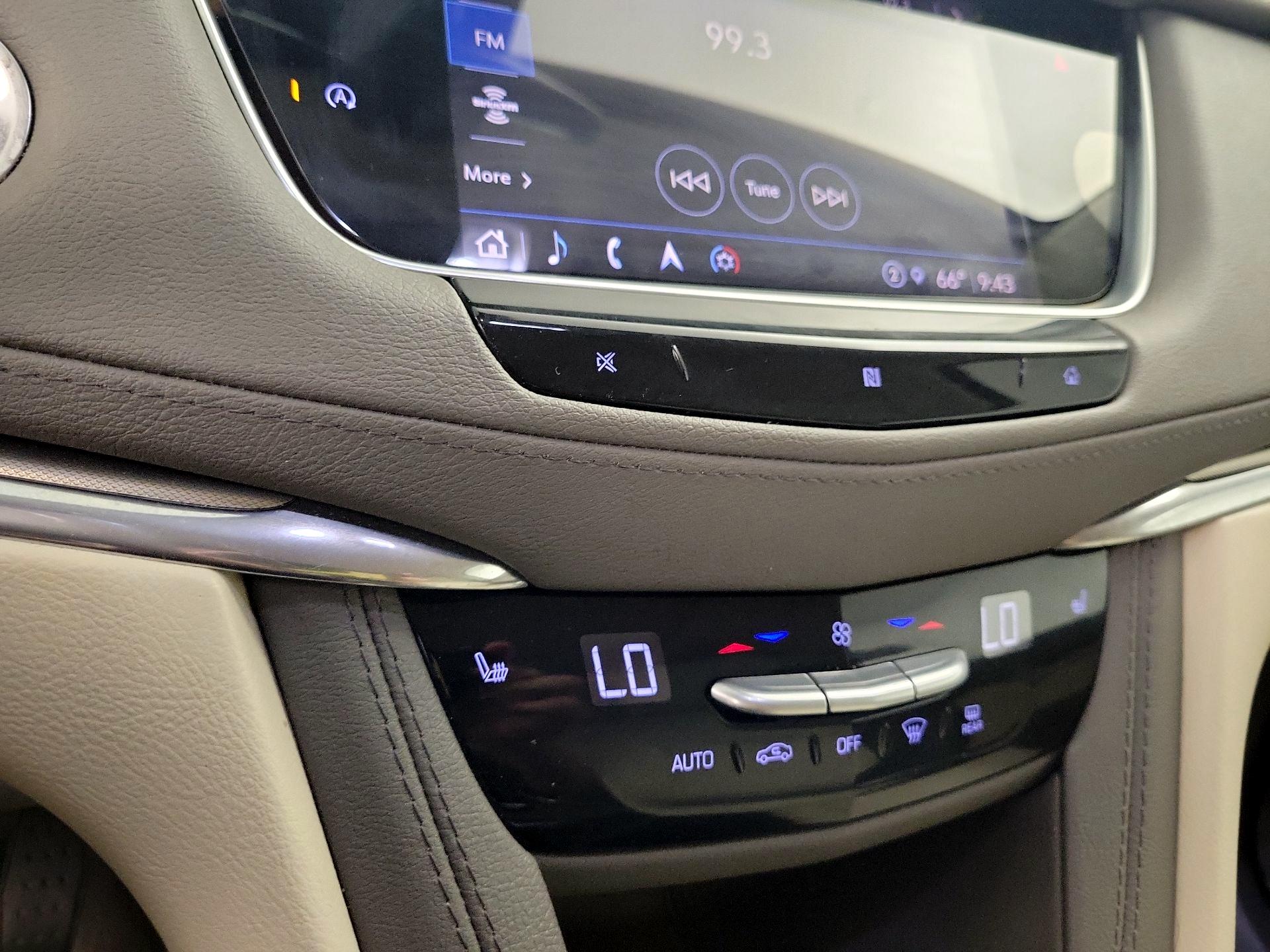 Thumbnail: 2021 Cadillac XT6 - 17