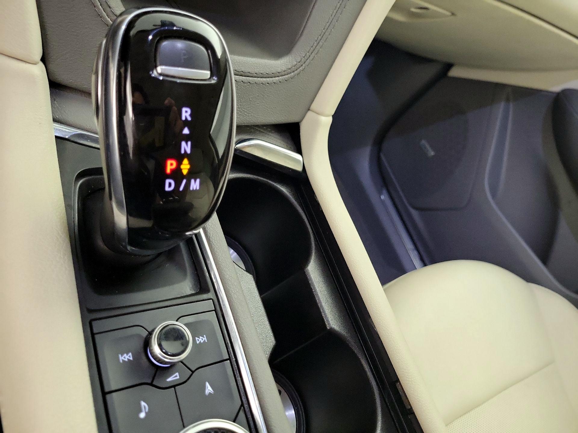Thumbnail: 2021 Cadillac XT6 - 18