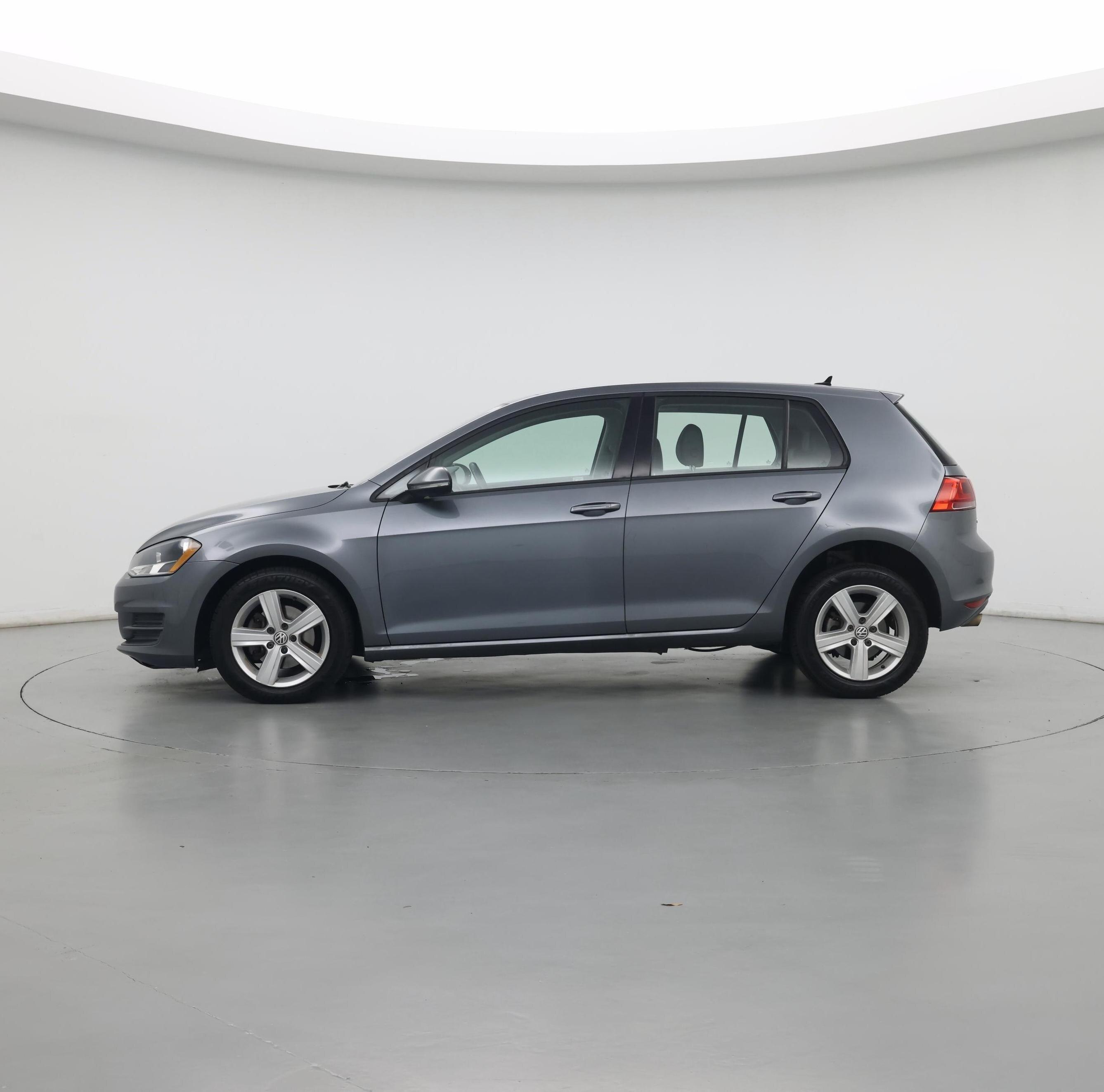 Thumbnail: 2017 Volkswagen Golf - 3