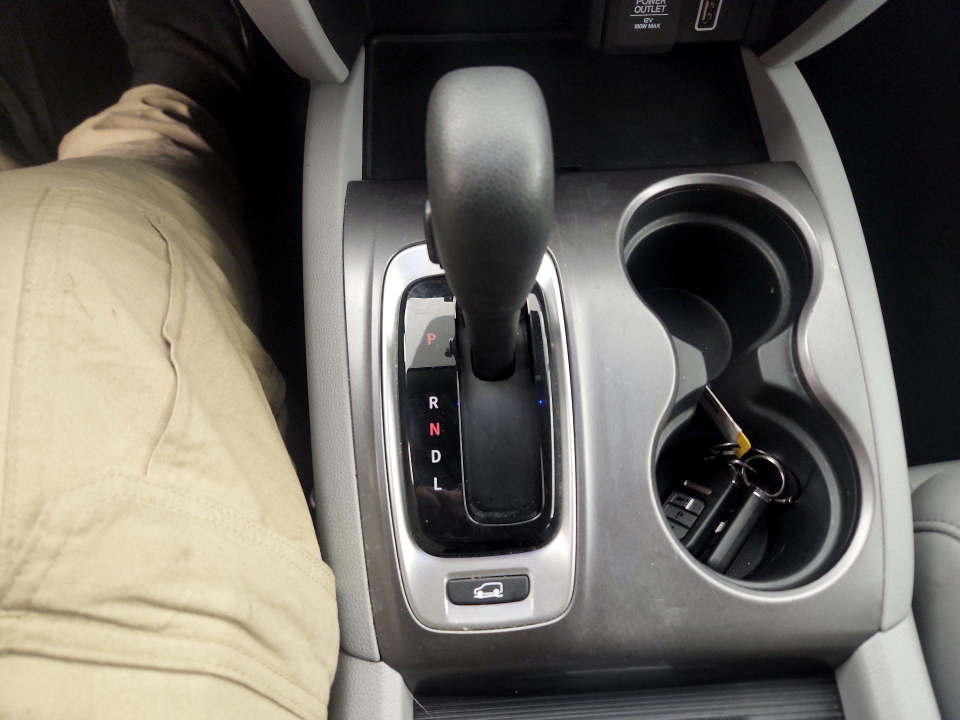 Thumbnail: 2020 Honda Pilot - 17