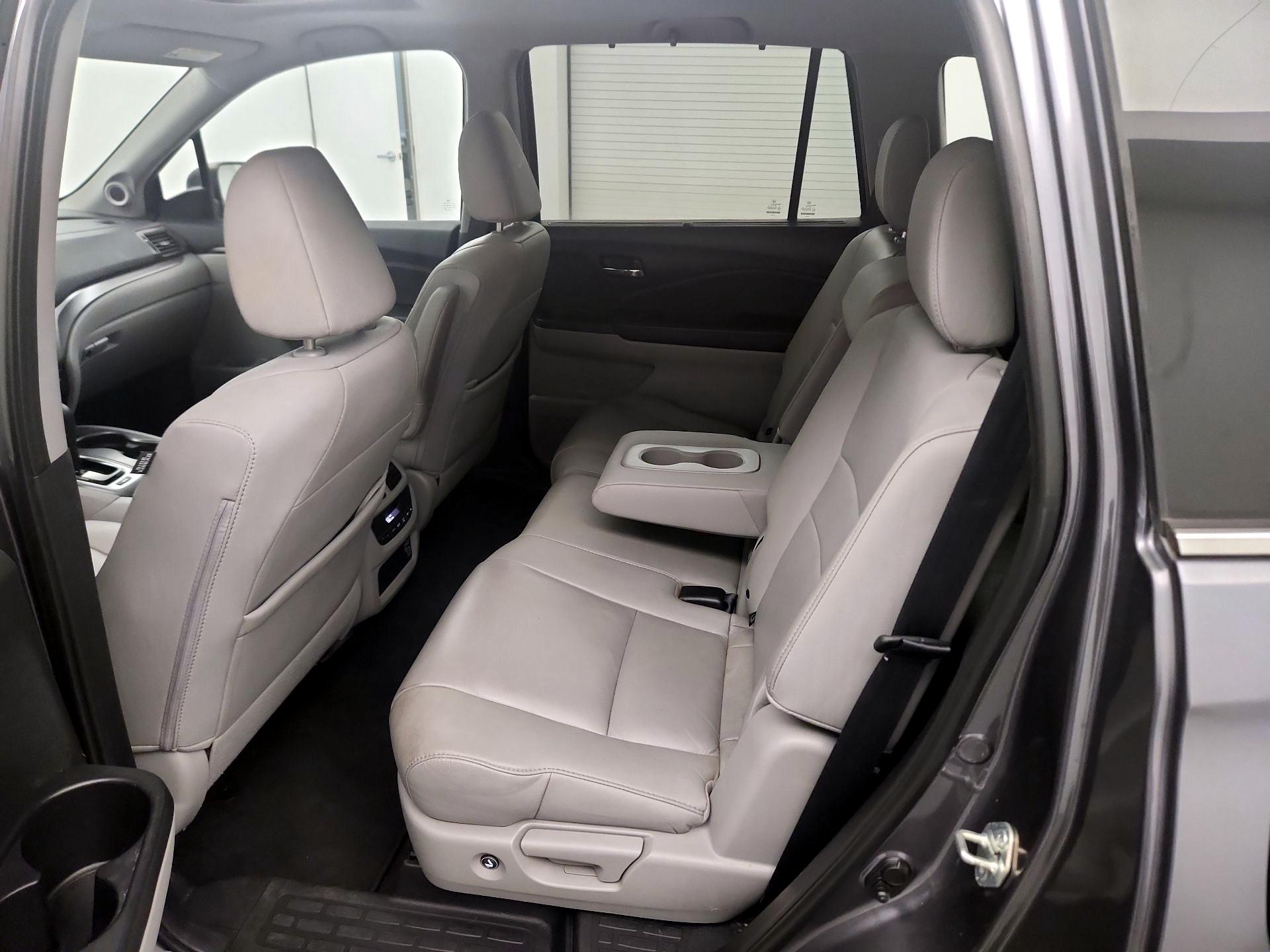 Thumbnail: 2020 Honda Pilot - 20