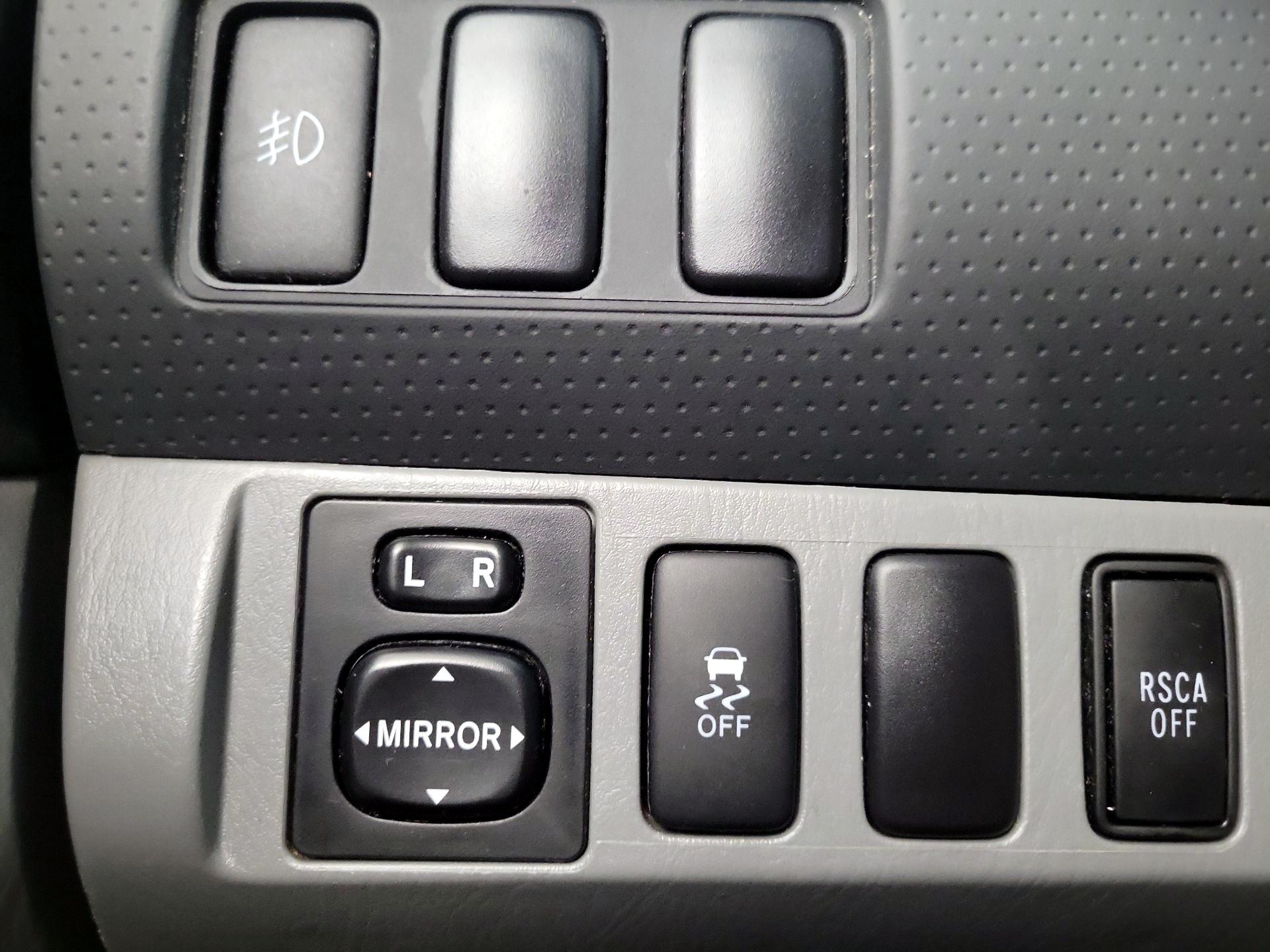 Thumbnail: 2015 Toyota Tacoma - 13