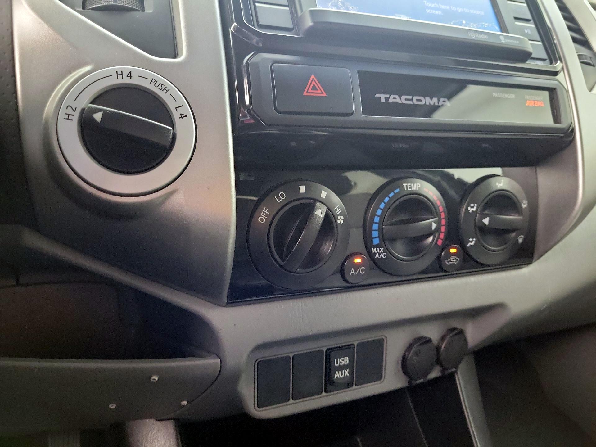 Thumbnail: 2015 Toyota Tacoma - 16