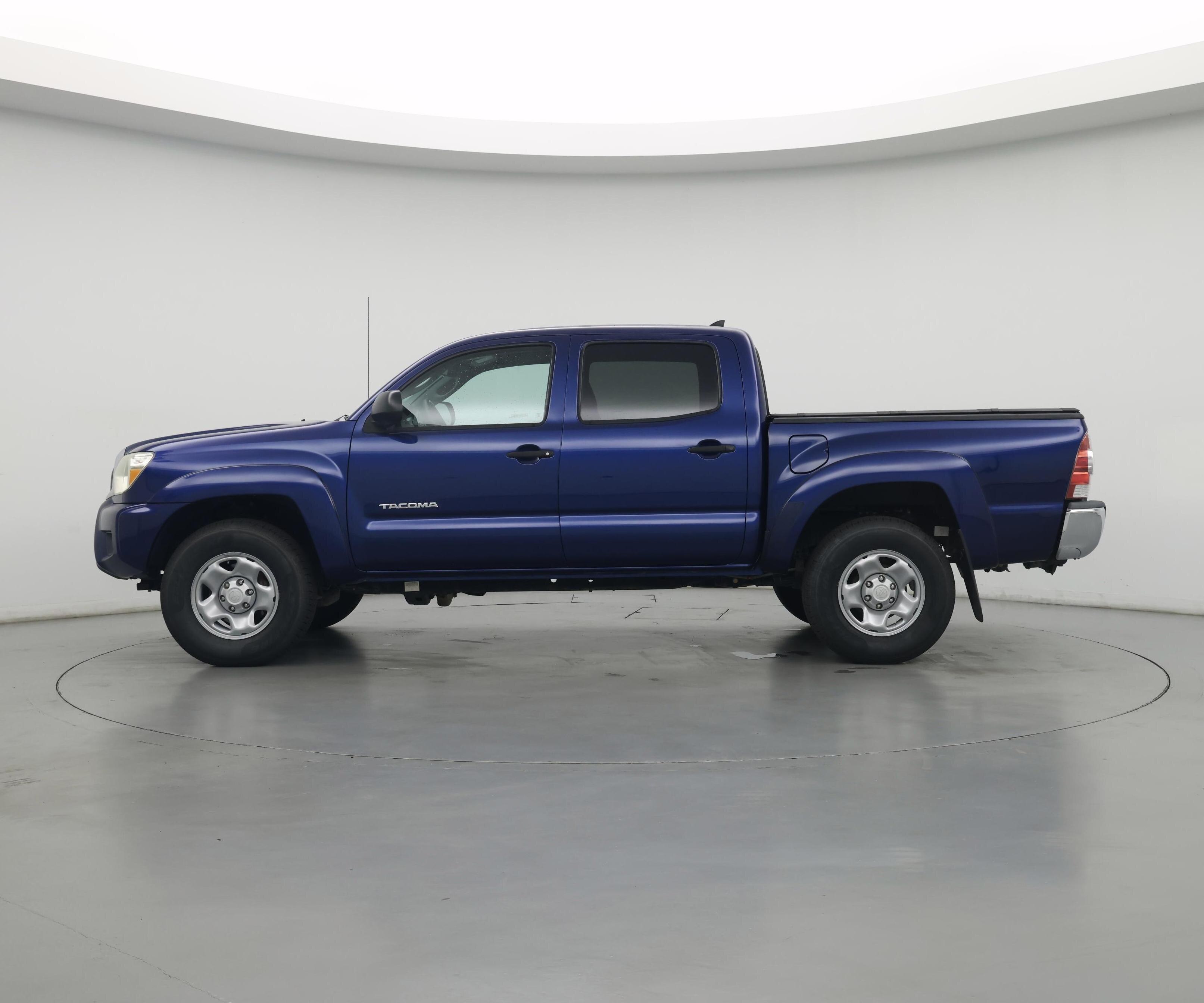 Thumbnail: 2015 Toyota Tacoma - 3