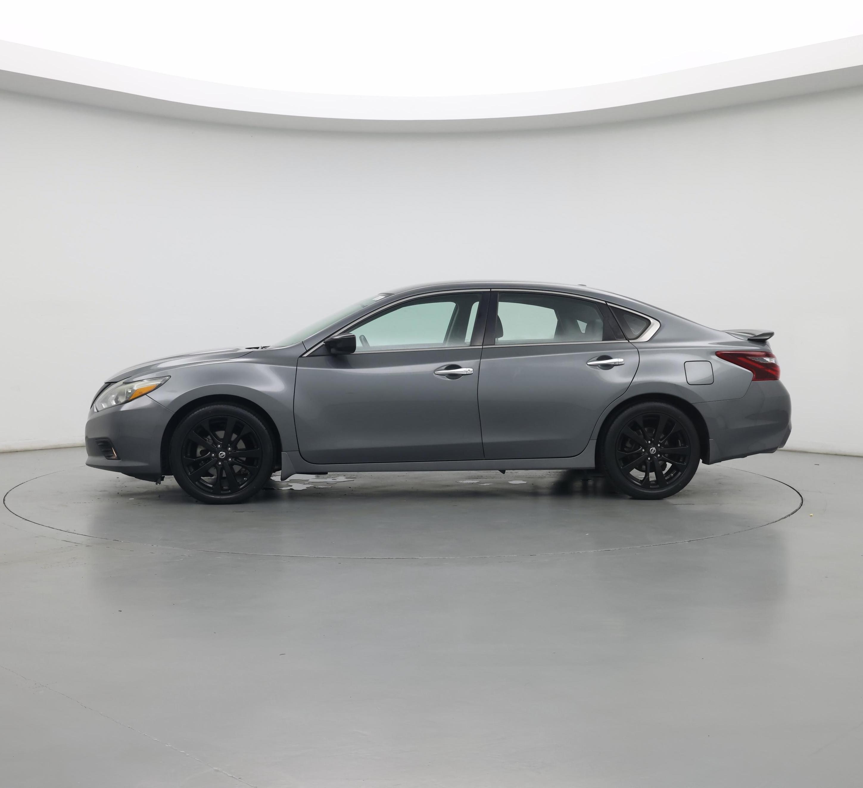 Thumbnail: 2018 Nissan Altima - 3