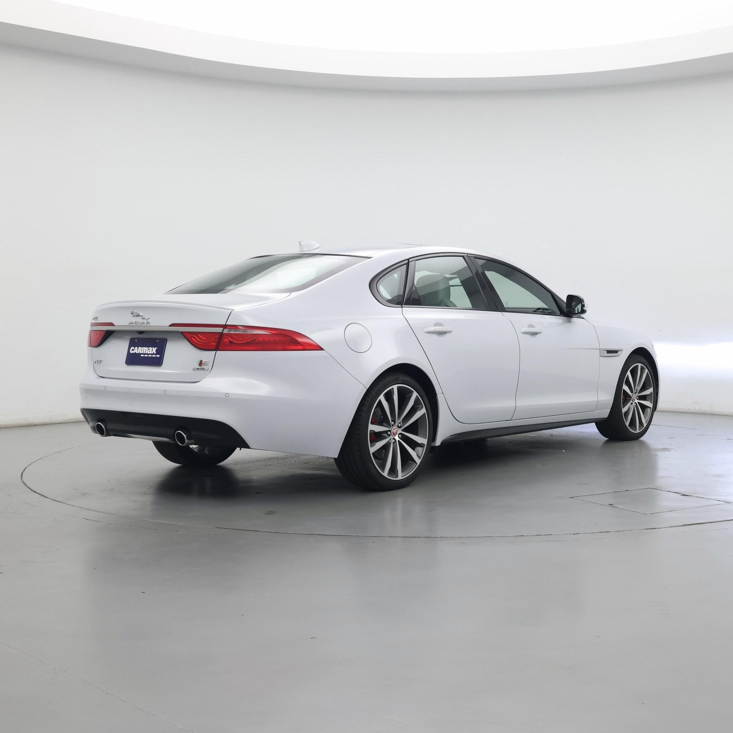 Thumbnail: 2018 Jaguar XF - 4