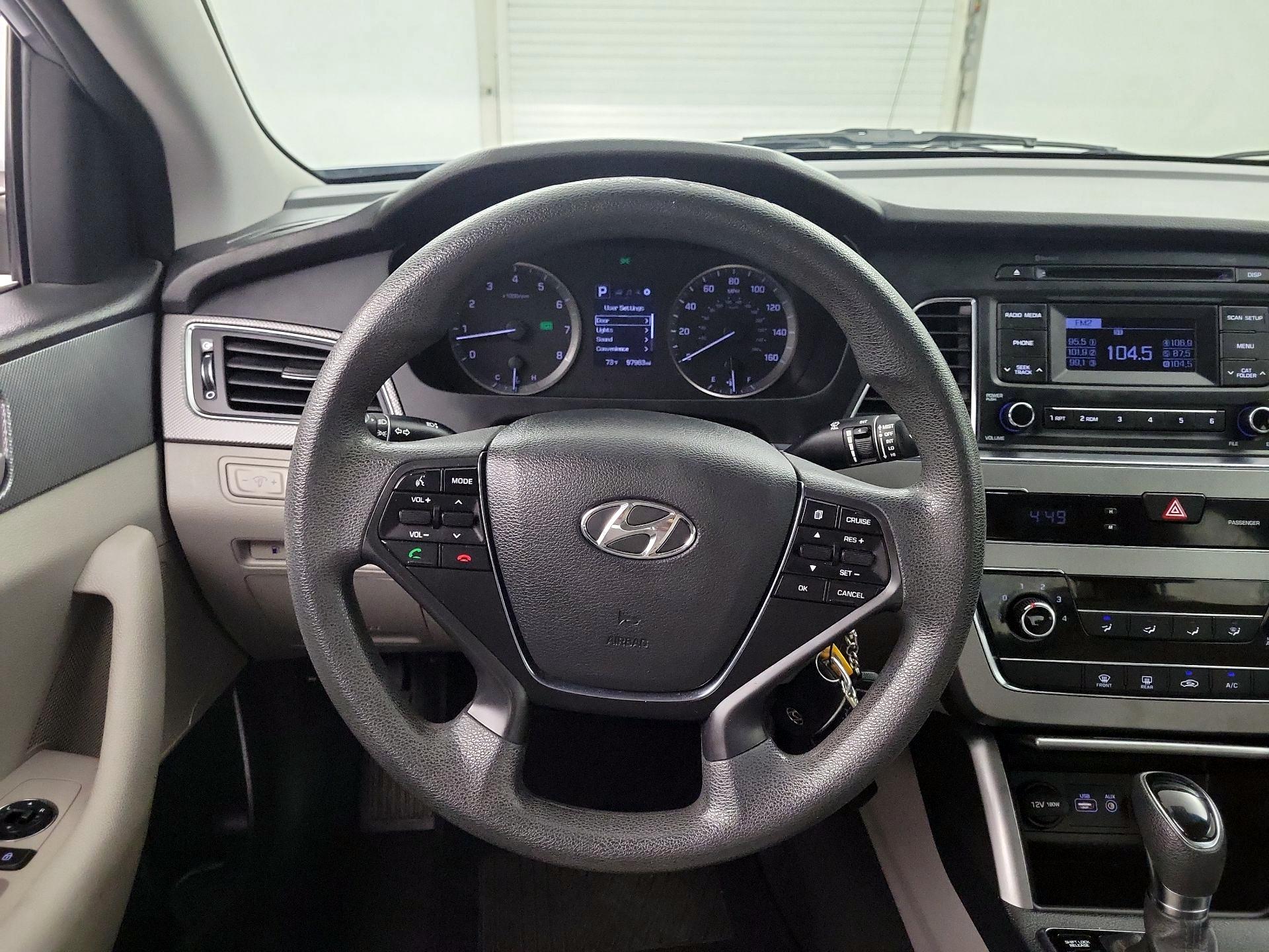Thumbnail: 2017 Hyundai Sonata - 10