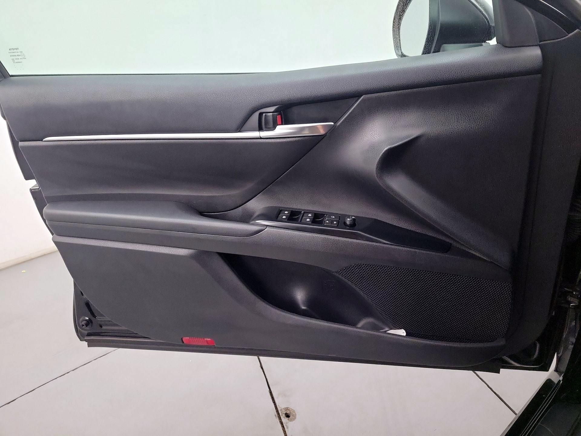 Thumbnail: 2020 Toyota Camry - 12