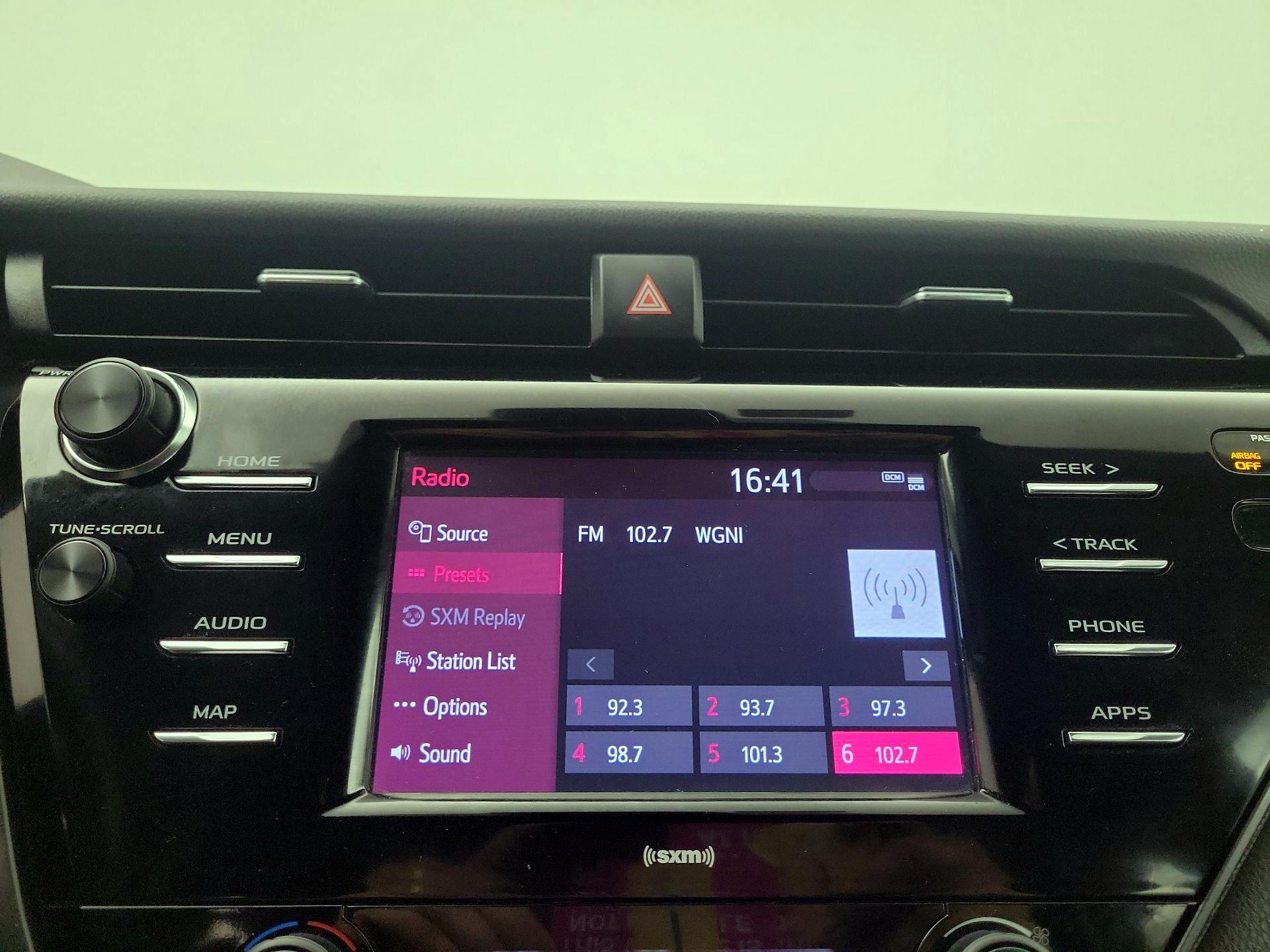 Thumbnail: 2020 Toyota Camry - 15