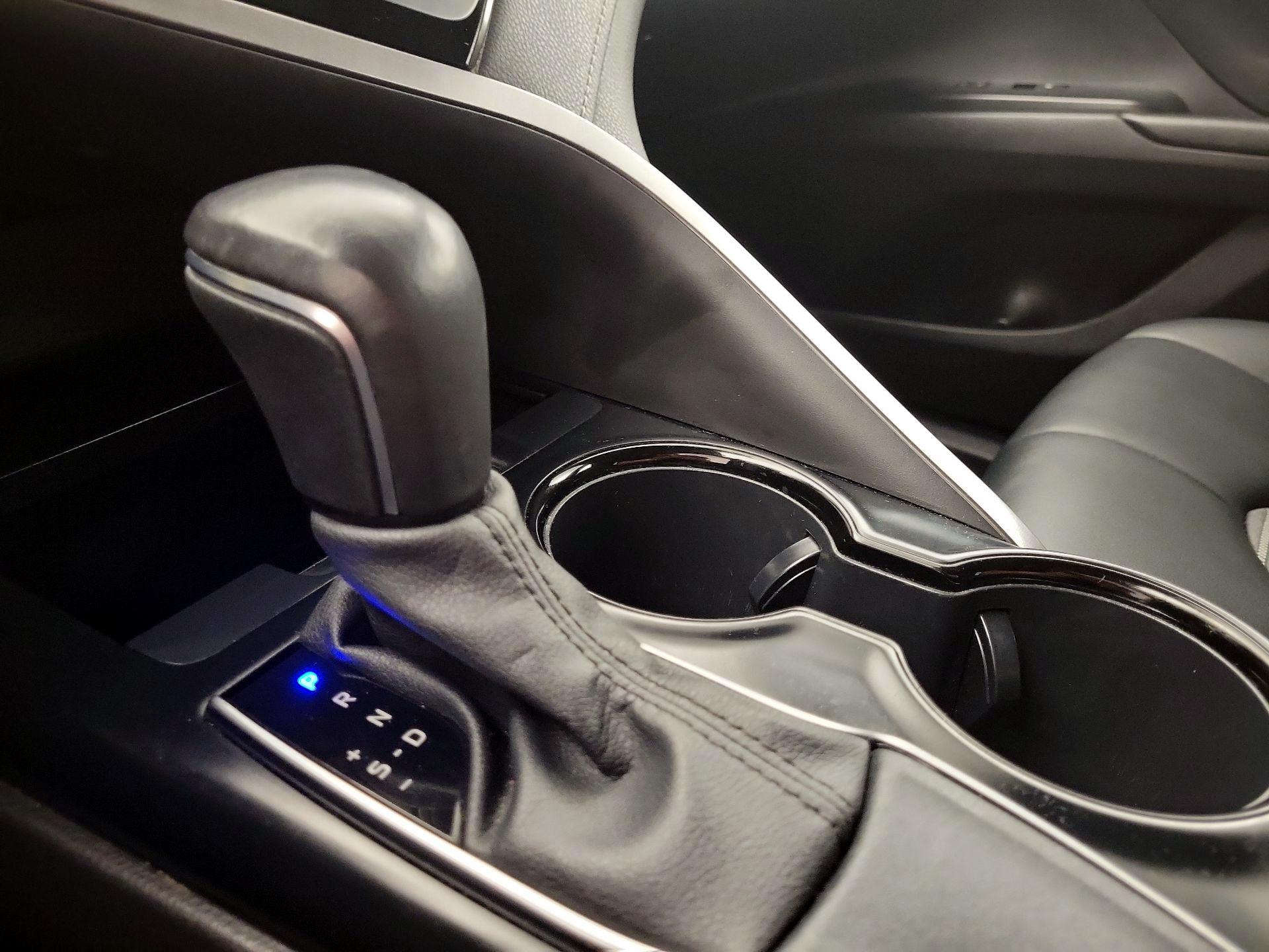 Thumbnail: 2020 Toyota Camry - 17