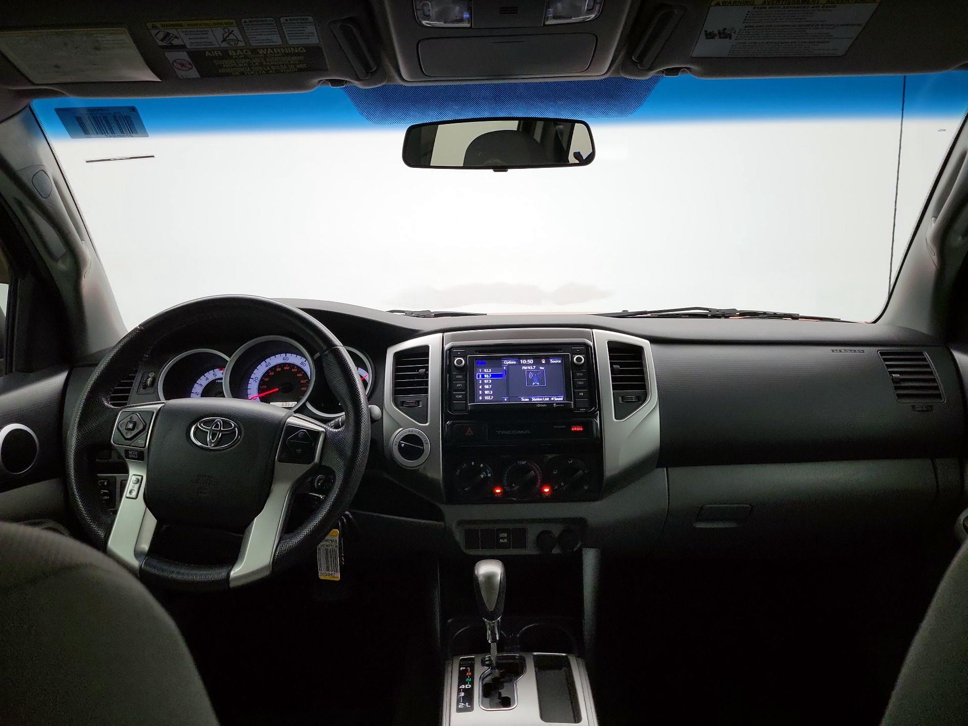 Thumbnail: 2015 Toyota Tacoma - 9