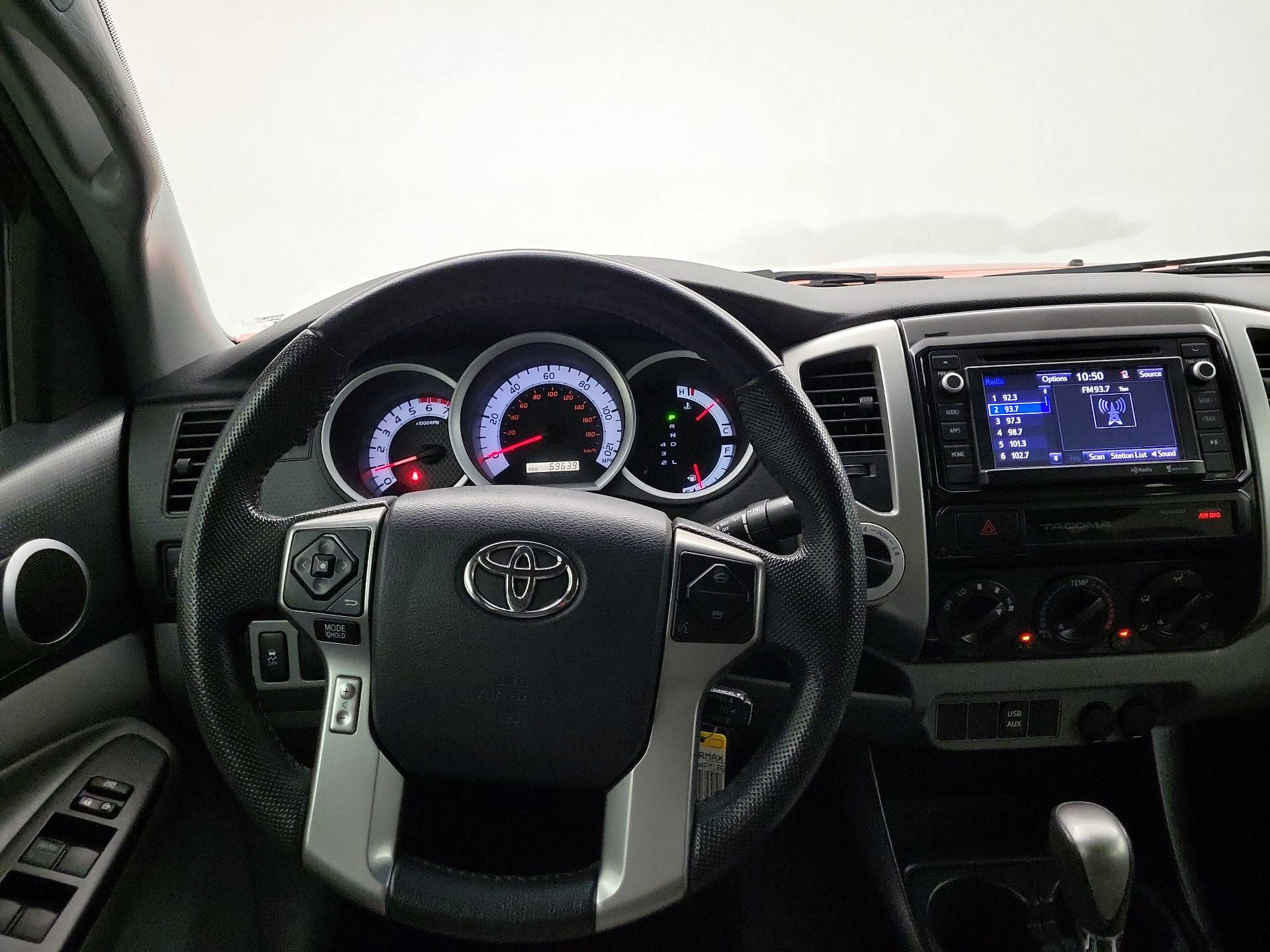 Thumbnail: 2015 Toyota Tacoma - 10