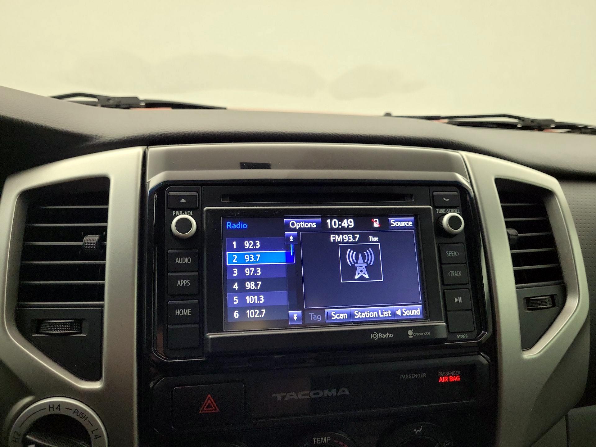 Thumbnail: 2015 Toyota Tacoma - 15