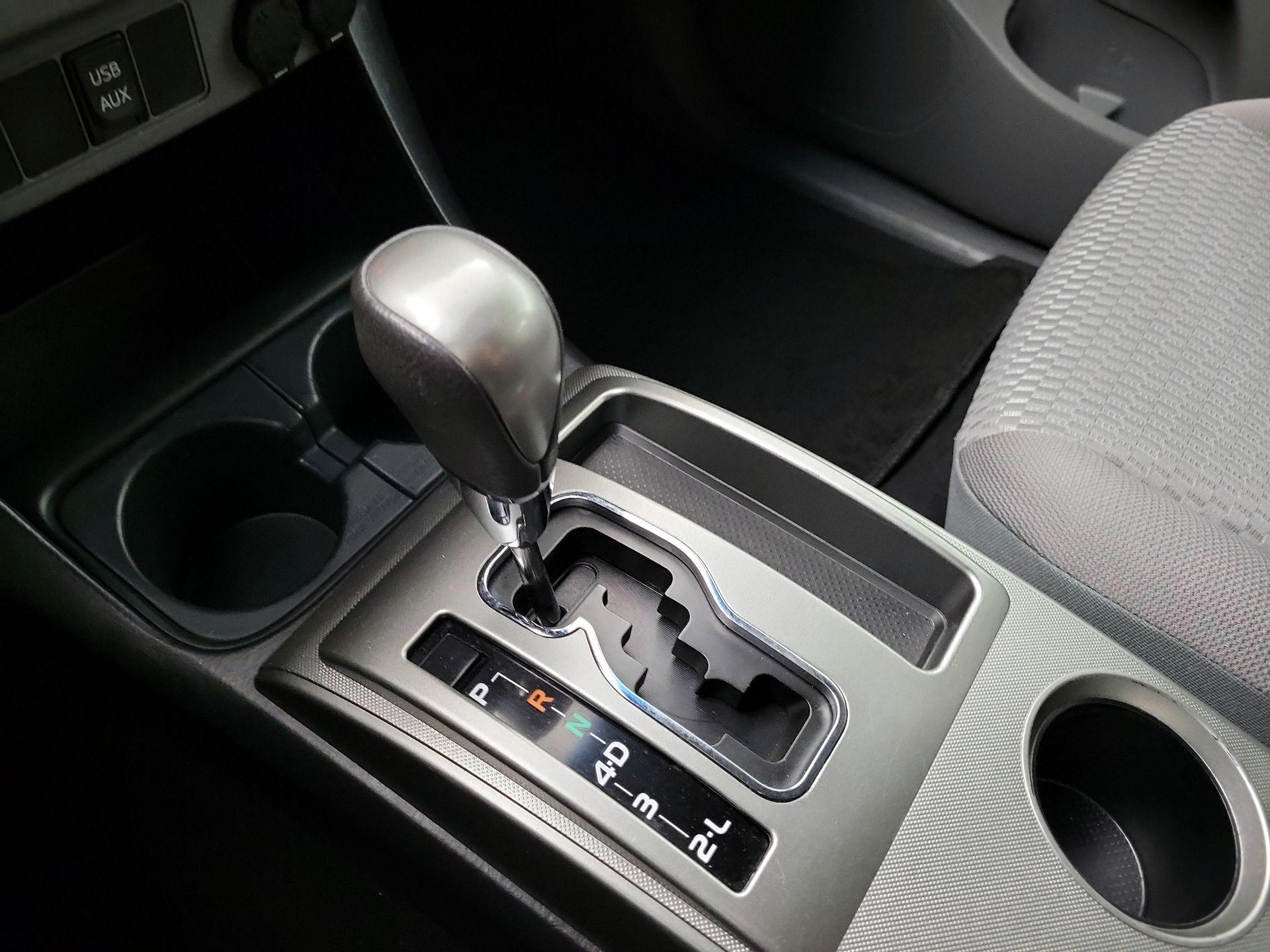 Thumbnail: 2015 Toyota Tacoma - 17
