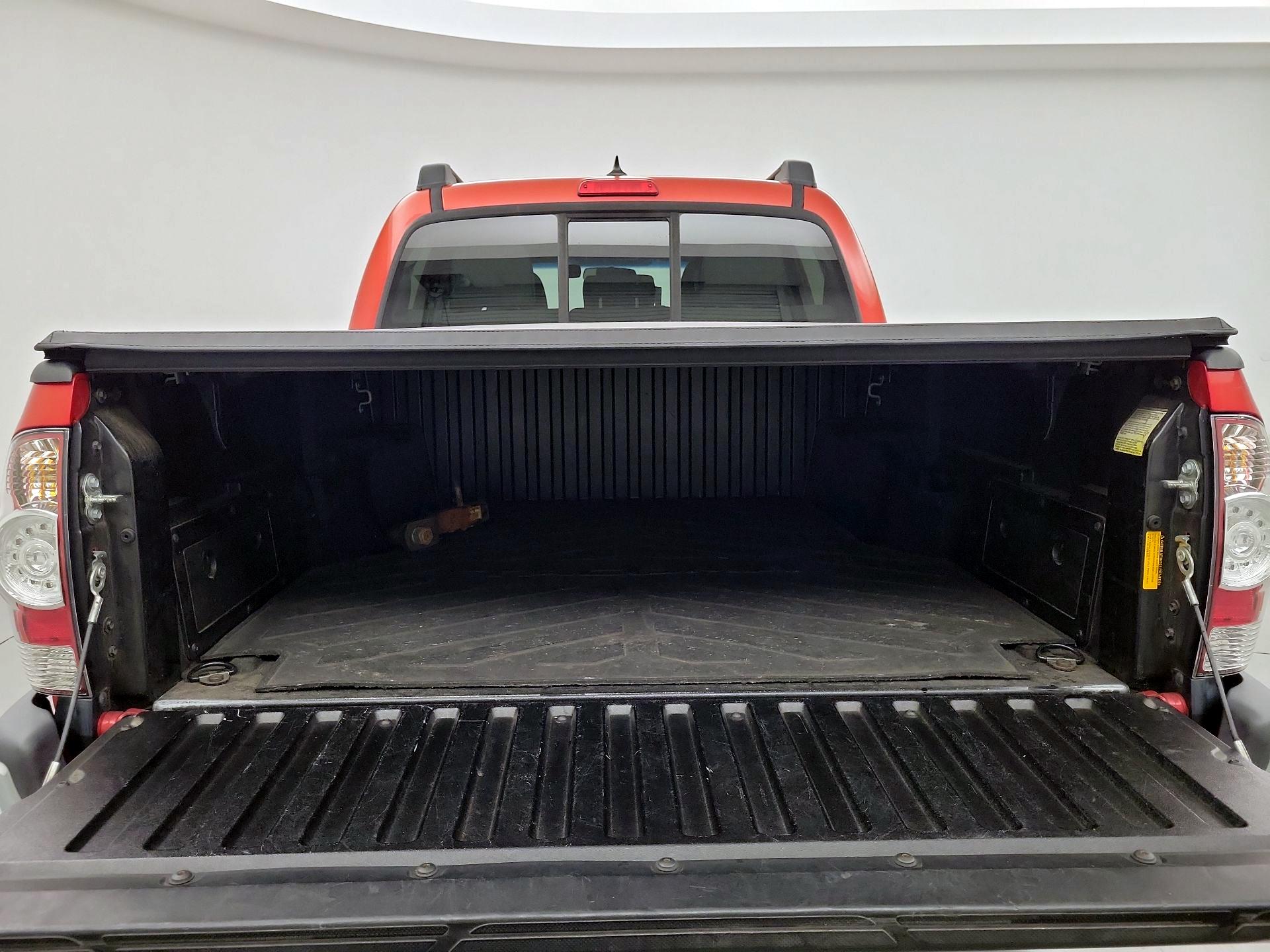 Thumbnail: 2015 Toyota Tacoma - 20