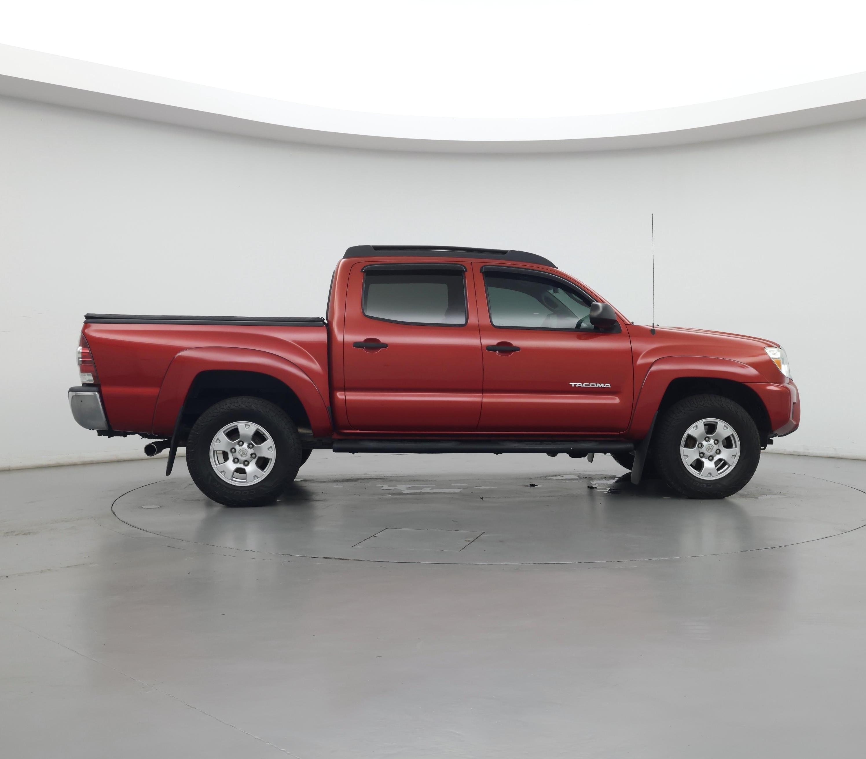 Thumbnail: 2015 Toyota Tacoma - 7