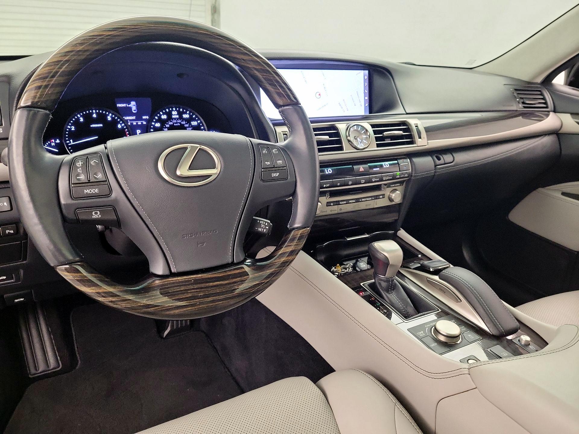 Thumbnail: 2016 Lexus LS - 9
