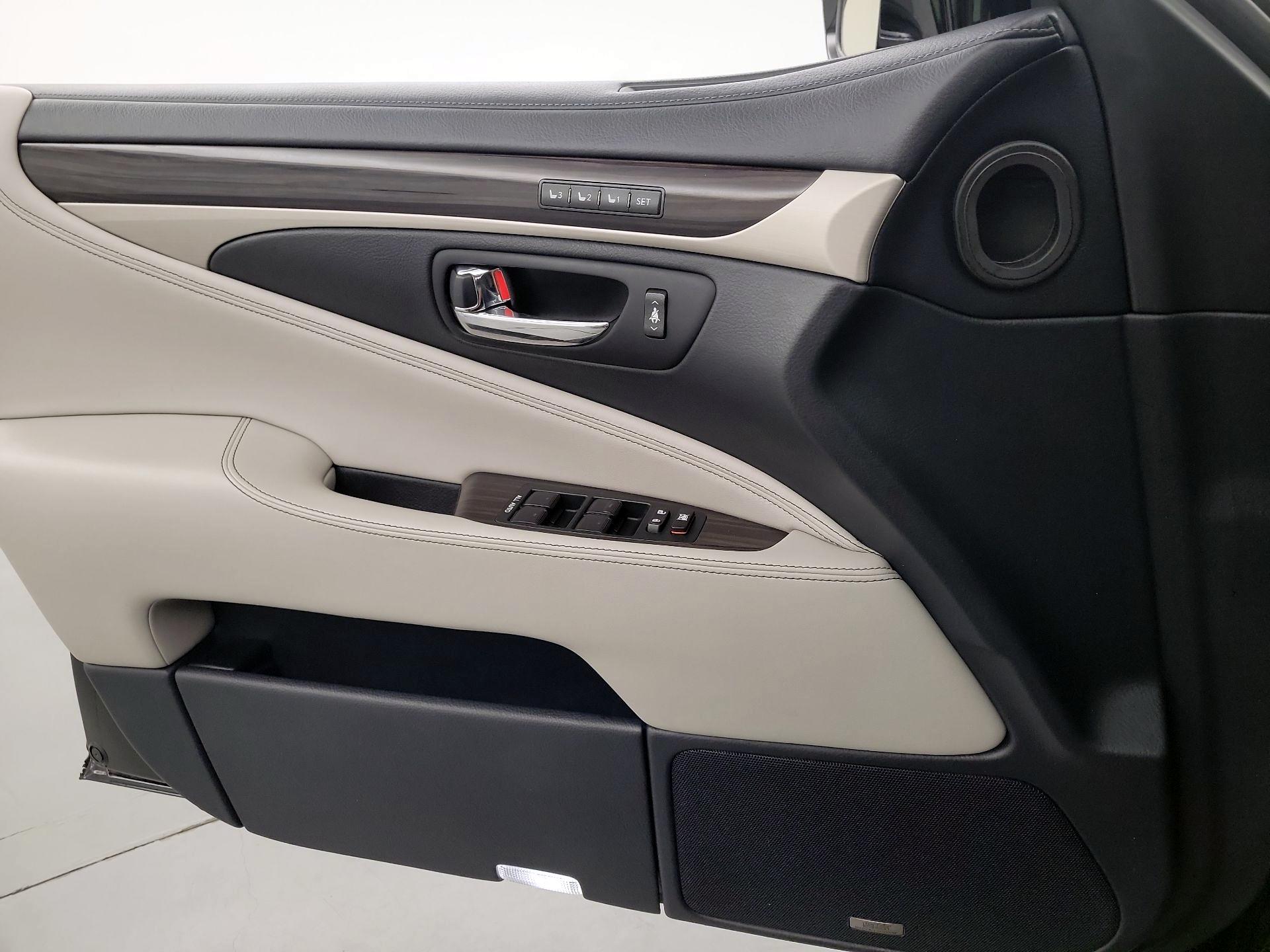 Thumbnail: 2016 Lexus LS - 12