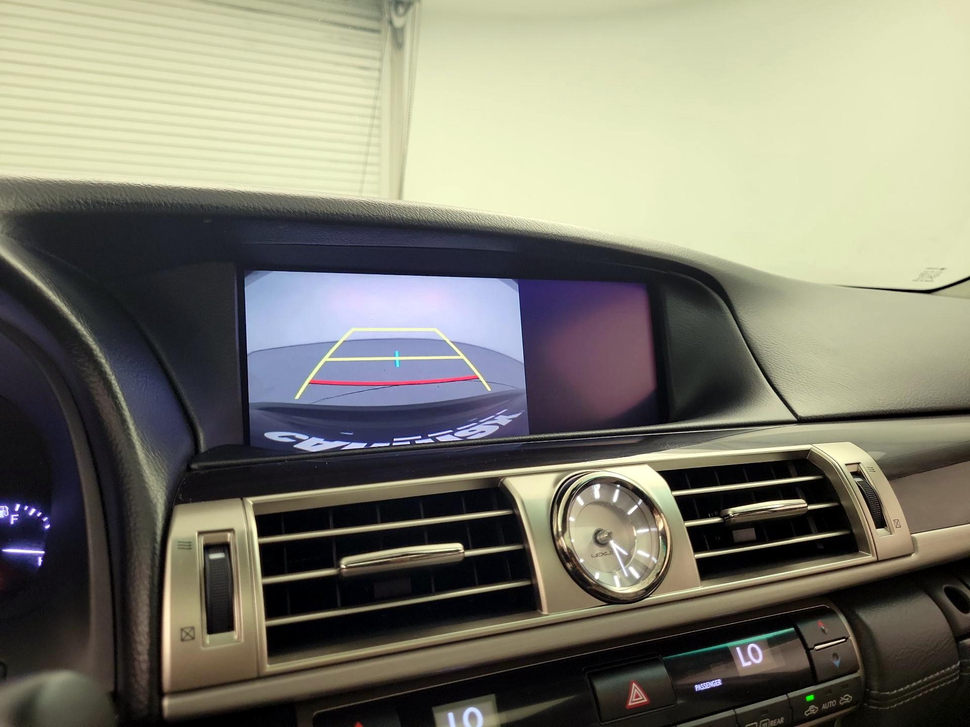 Thumbnail: 2016 Lexus LS - 15