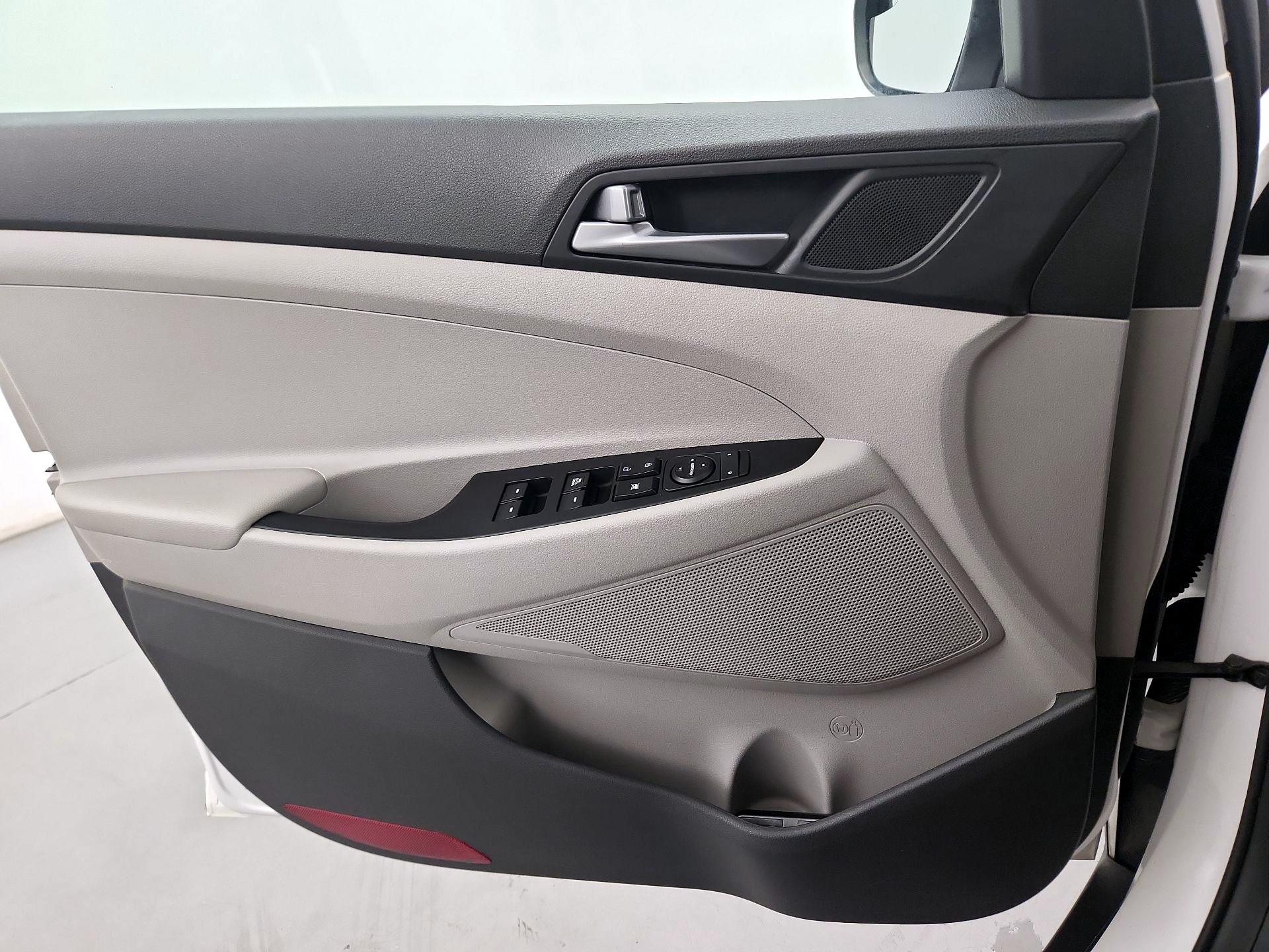 Thumbnail: 2017 Hyundai Tucson - 12
