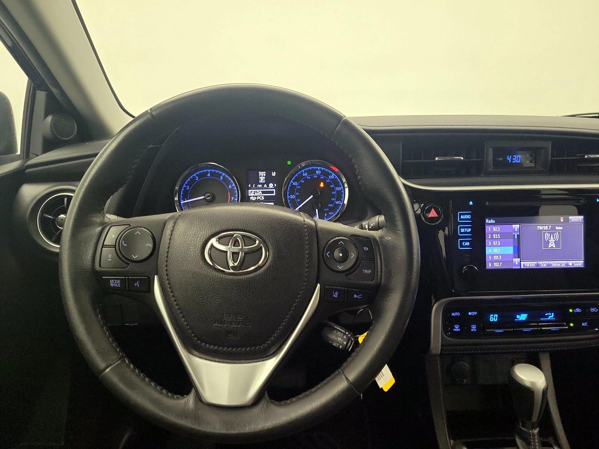 Thumbnail: 2018 Toyota Corolla - 10