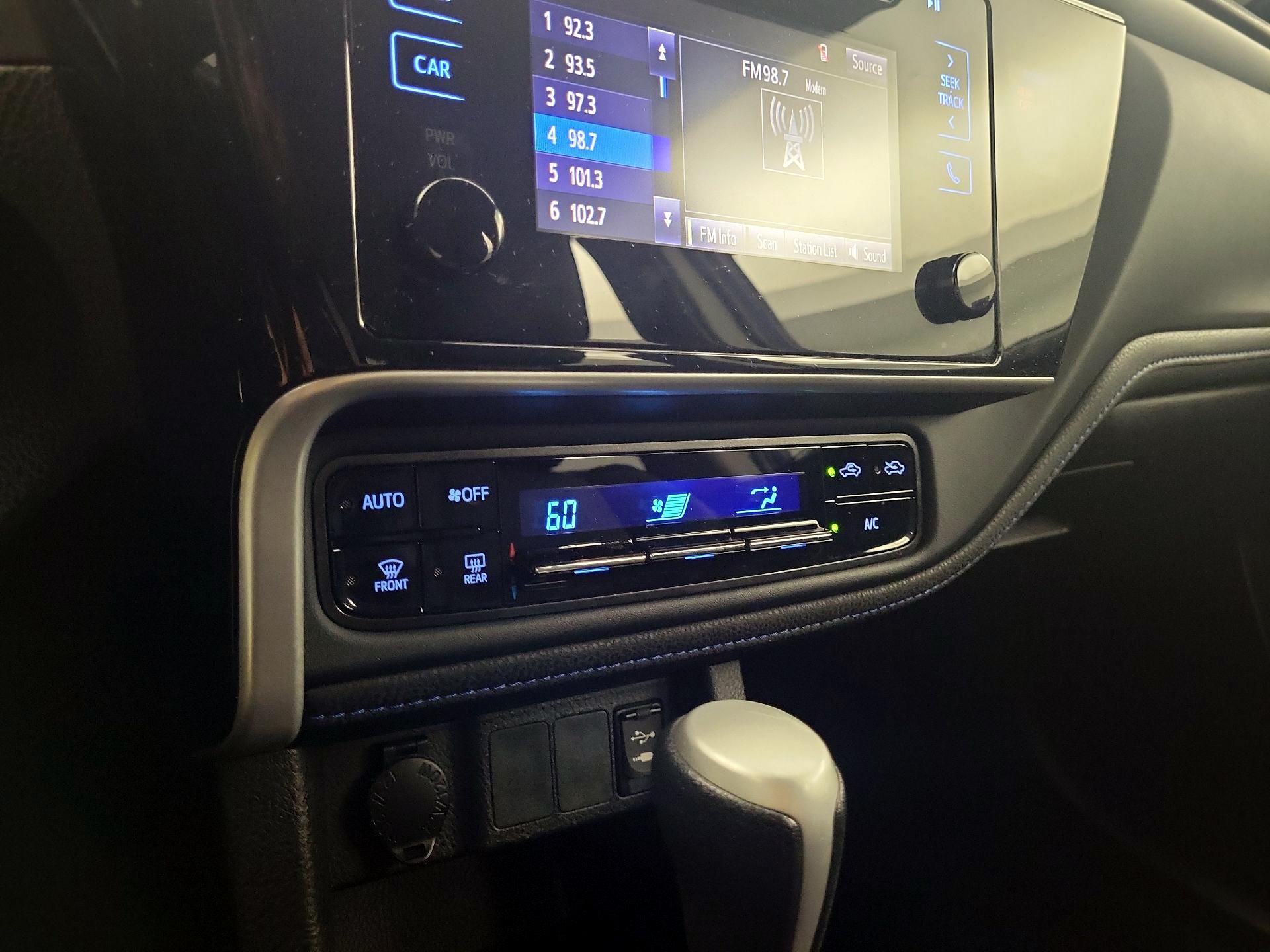 Thumbnail: 2018 Toyota Corolla - 16