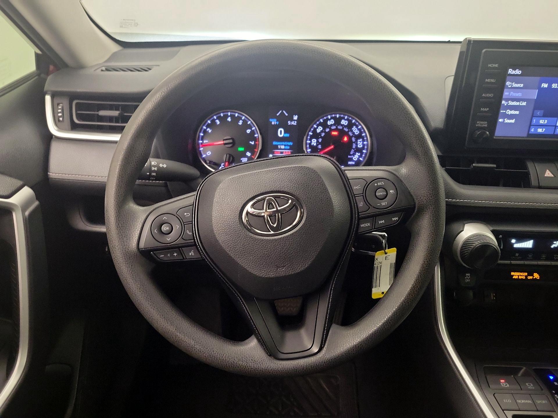 Thumbnail: 2019 Toyota RAV4 - 10