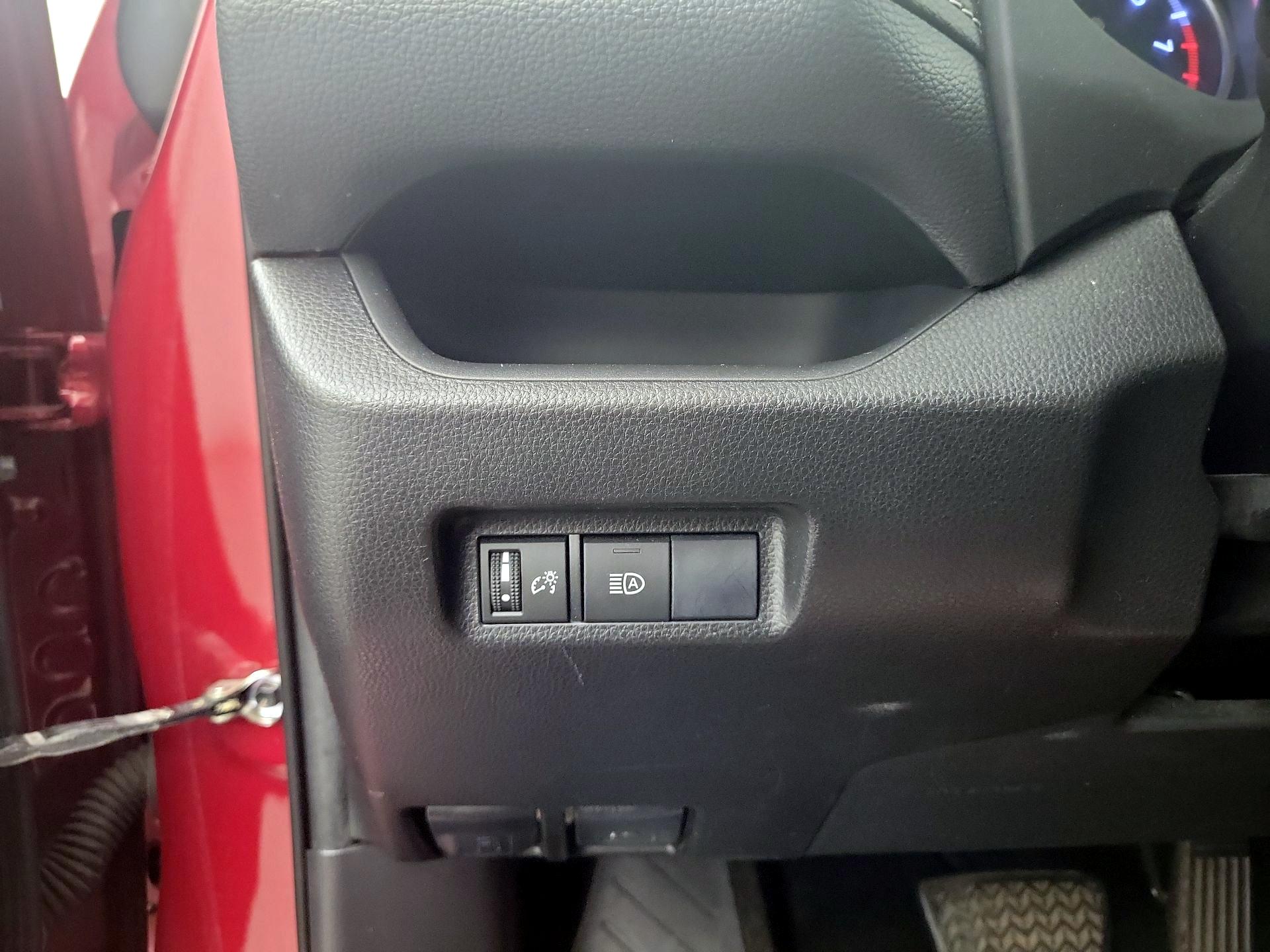 Thumbnail: 2019 Toyota RAV4 - 13