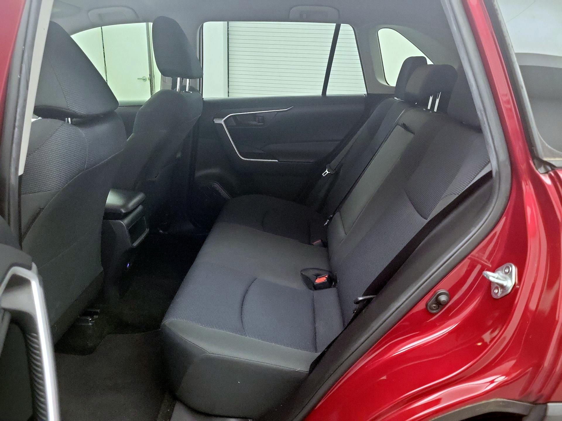 Thumbnail: 2019 Toyota RAV4 - 19