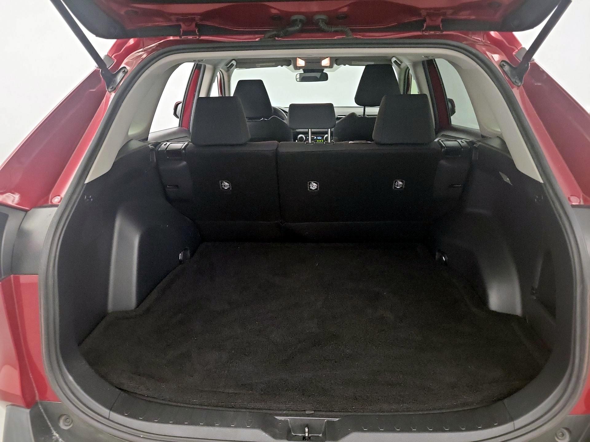 Thumbnail: 2019 Toyota RAV4 - 20