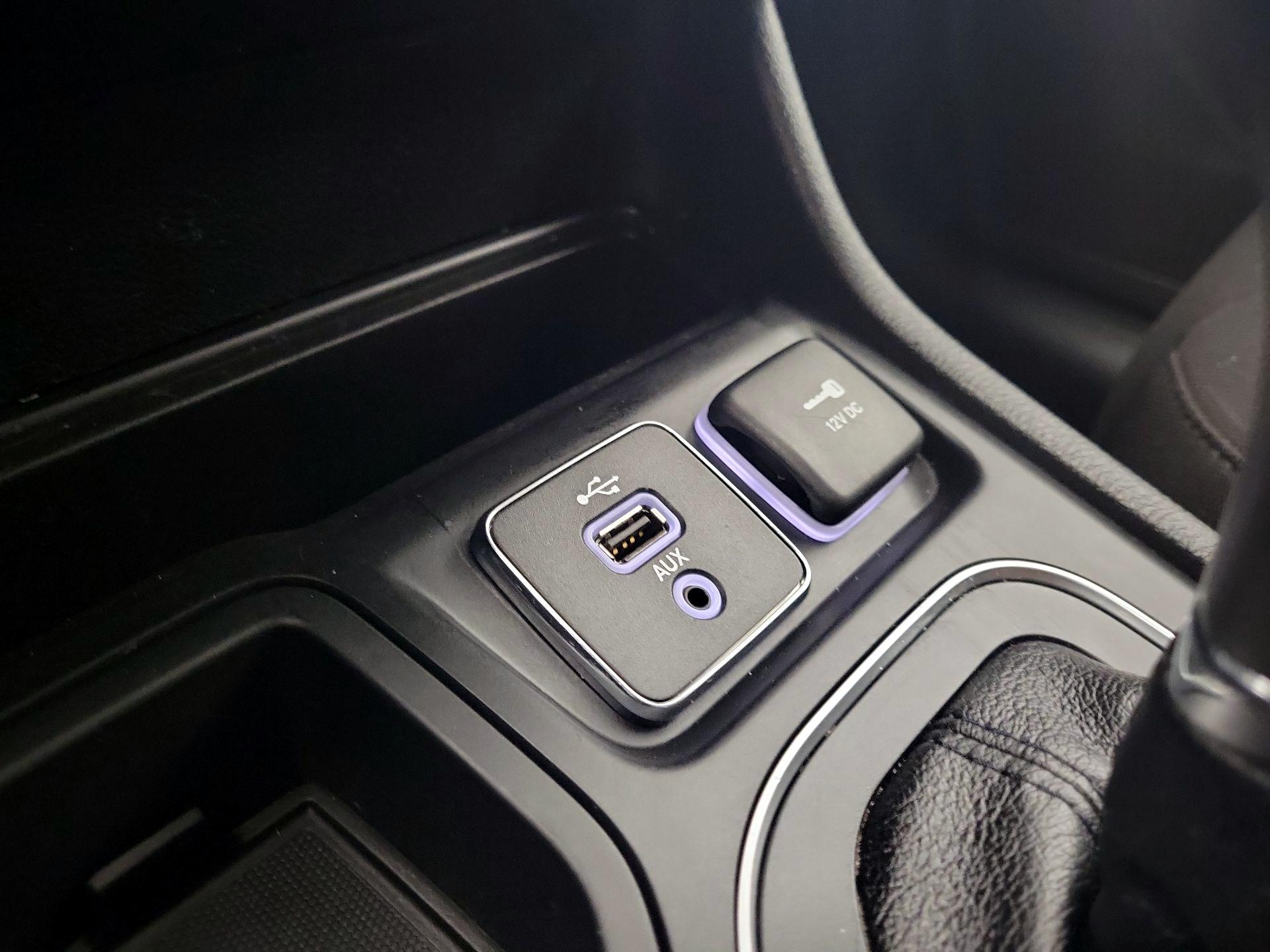 Thumbnail: 2019 Jeep Cherokee - 18