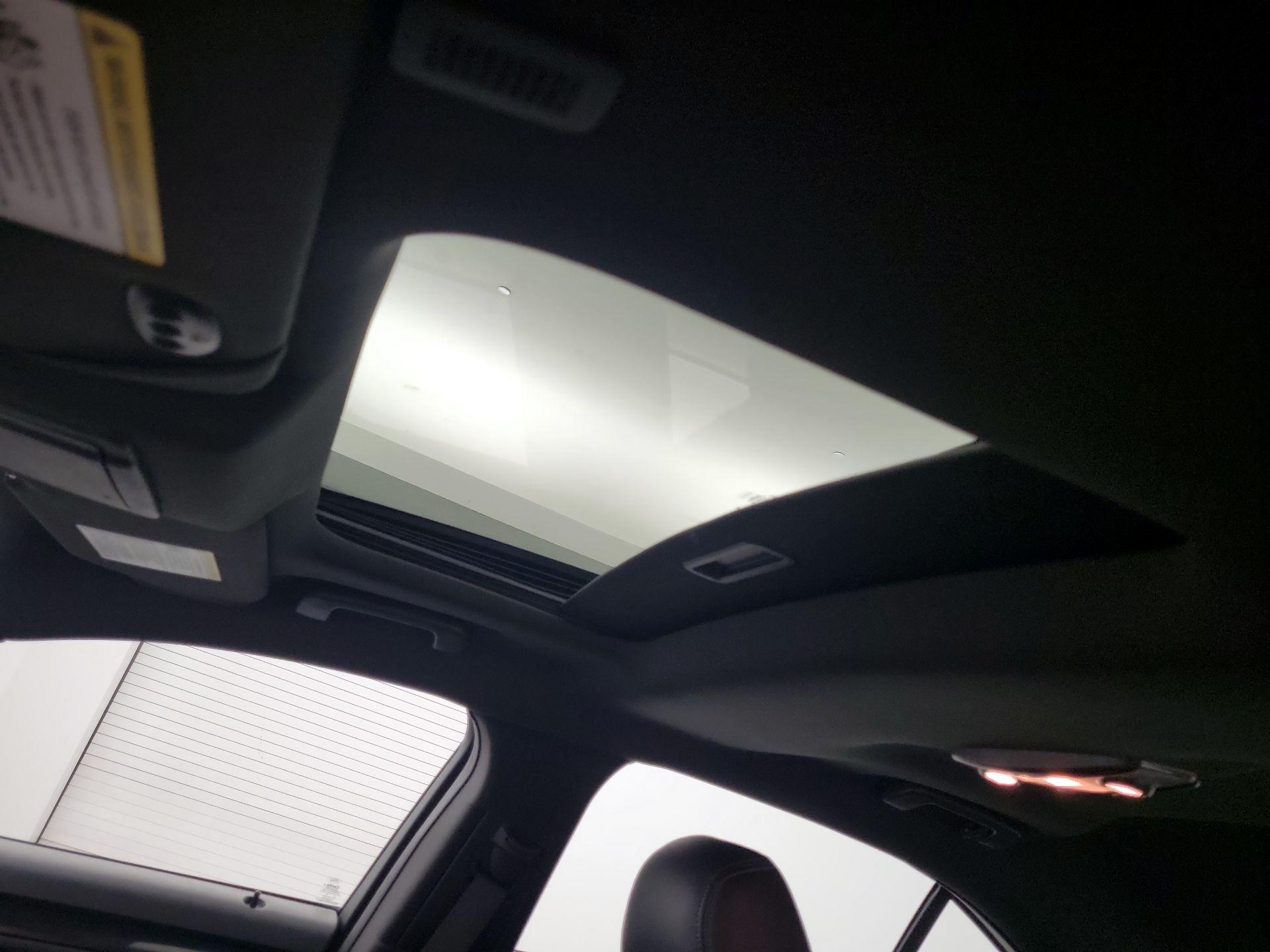 Thumbnail: 2016 Ford Taurus - 20
