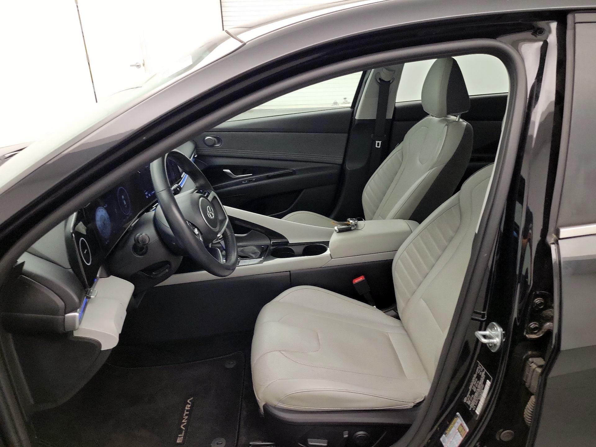 Thumbnail: 2021 Hyundai Elantra - 11