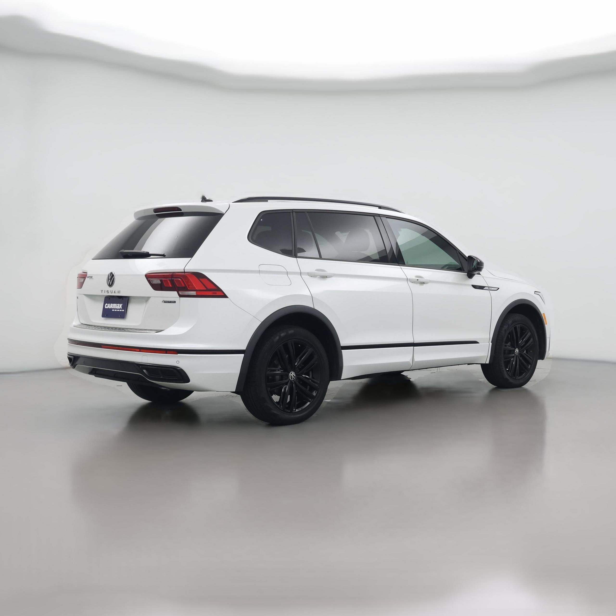 Thumbnail: 2022 Volkswagen Tiguan - 1